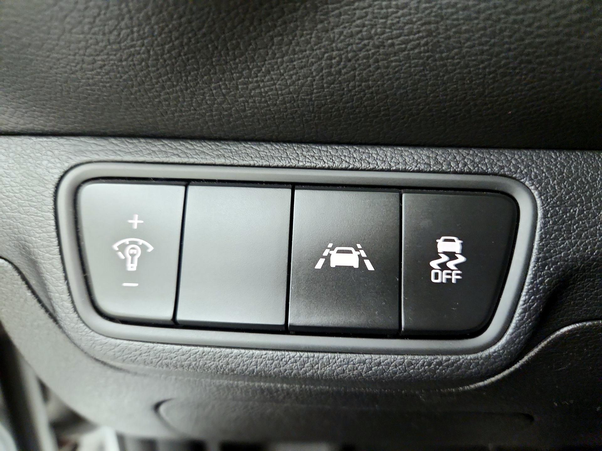 Thumbnail: 2020 Kia Forte - 13