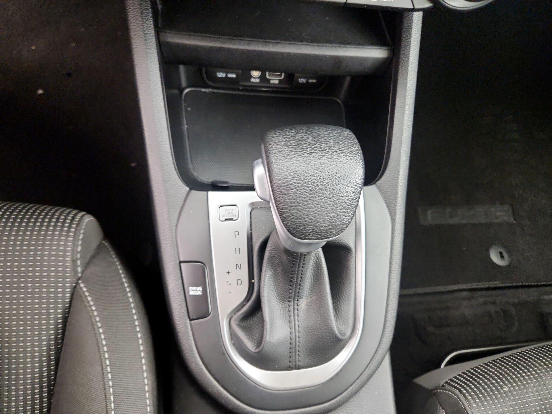 Thumbnail: 2020 Kia Forte - 17