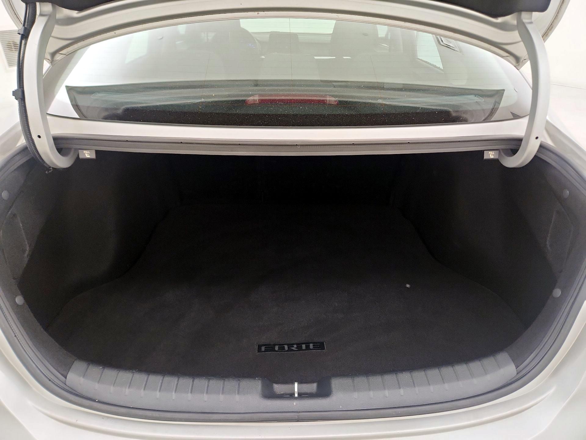 Thumbnail: 2020 Kia Forte - 20