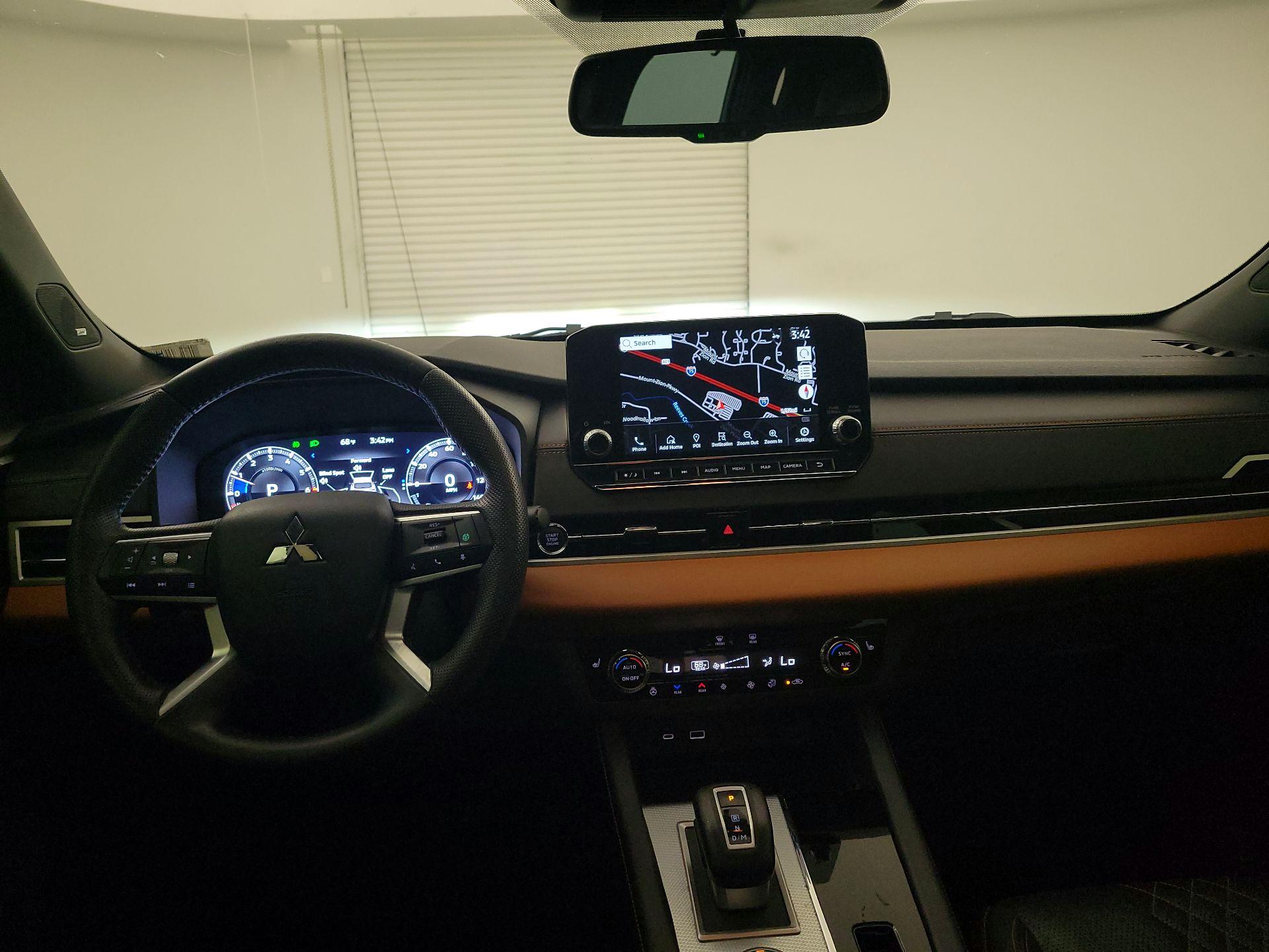 Thumbnail: 2022 Mitsubishi Outlander - 9