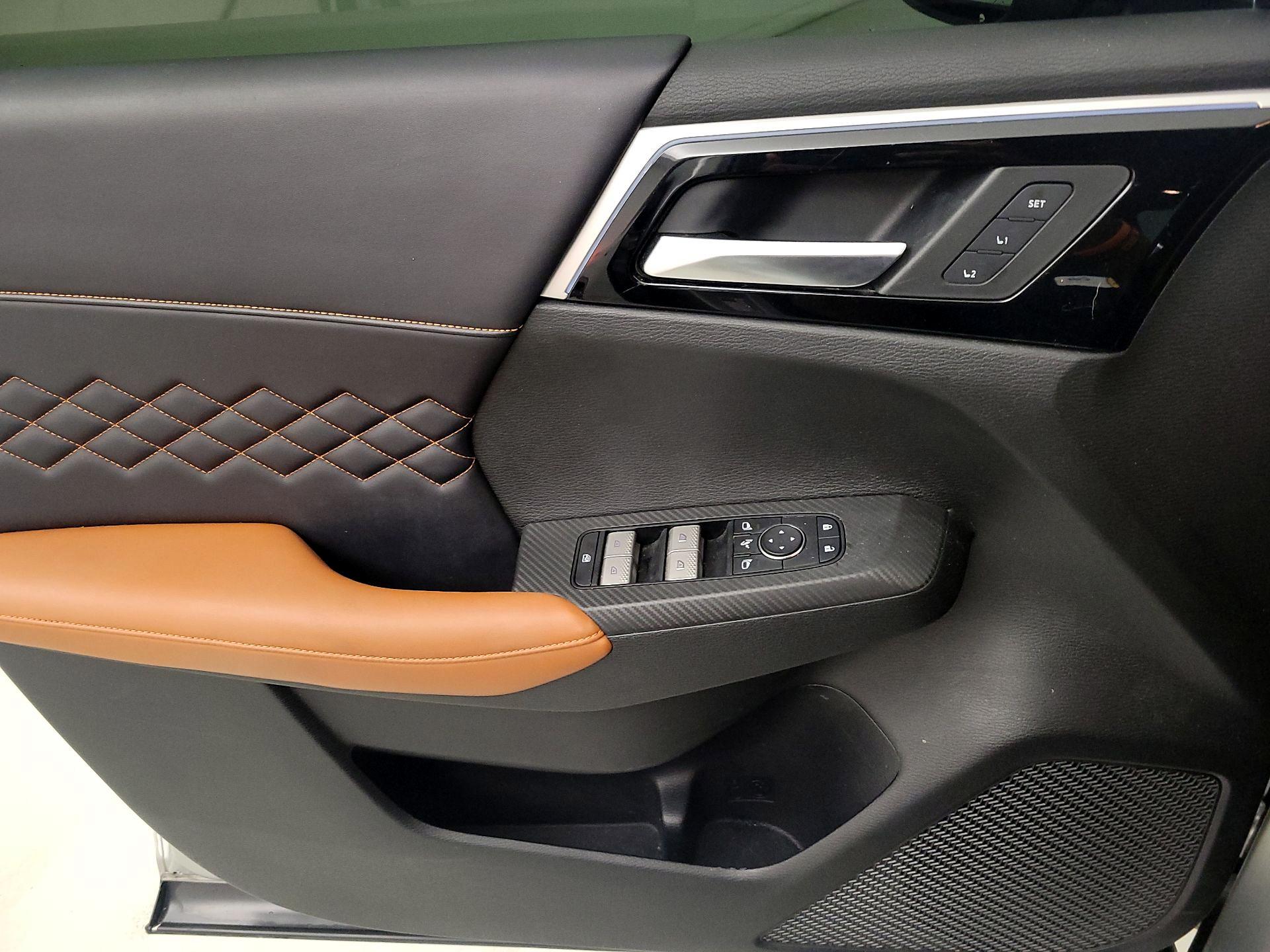 Thumbnail: 2022 Mitsubishi Outlander - 12