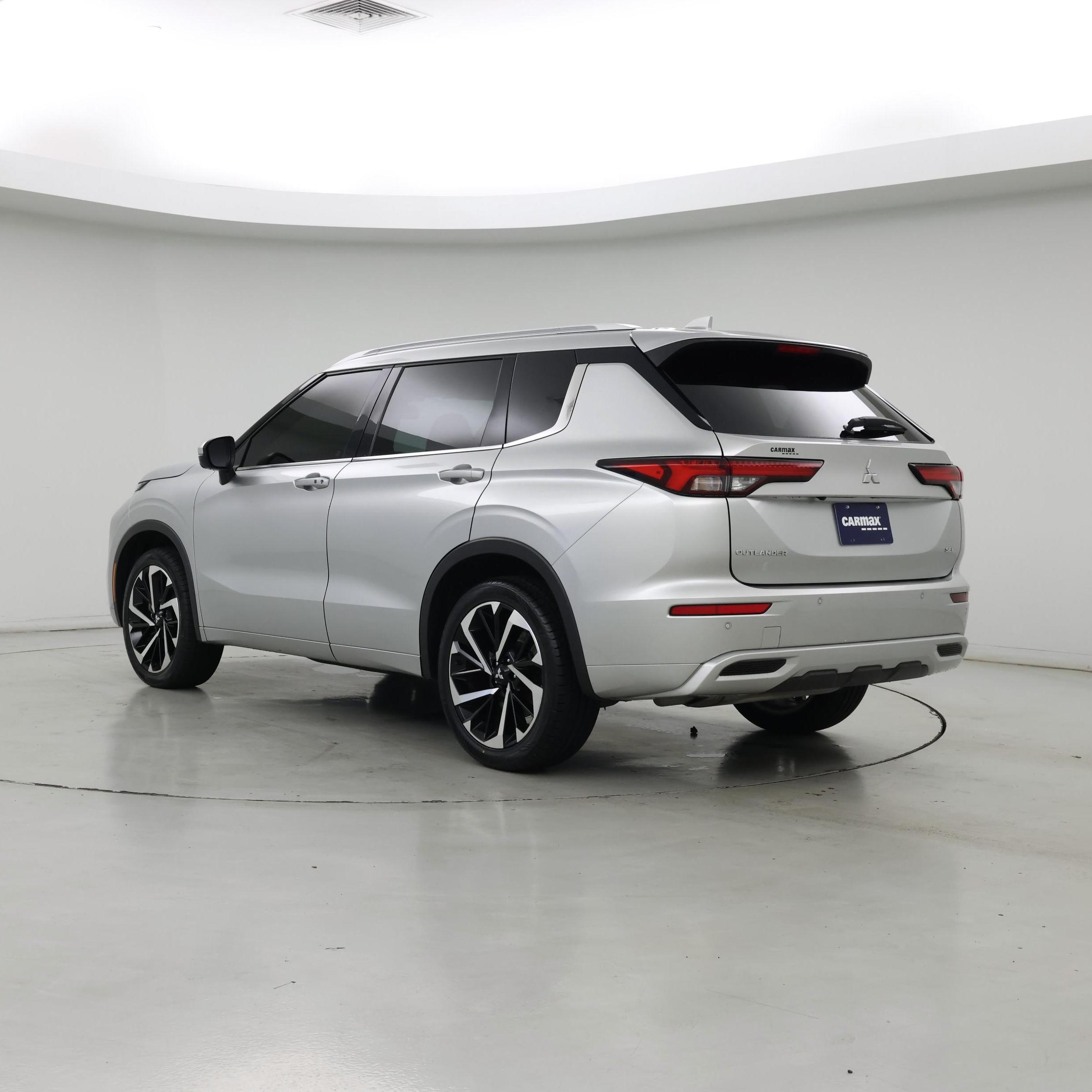 Thumbnail: 2022 Mitsubishi Outlander - 2