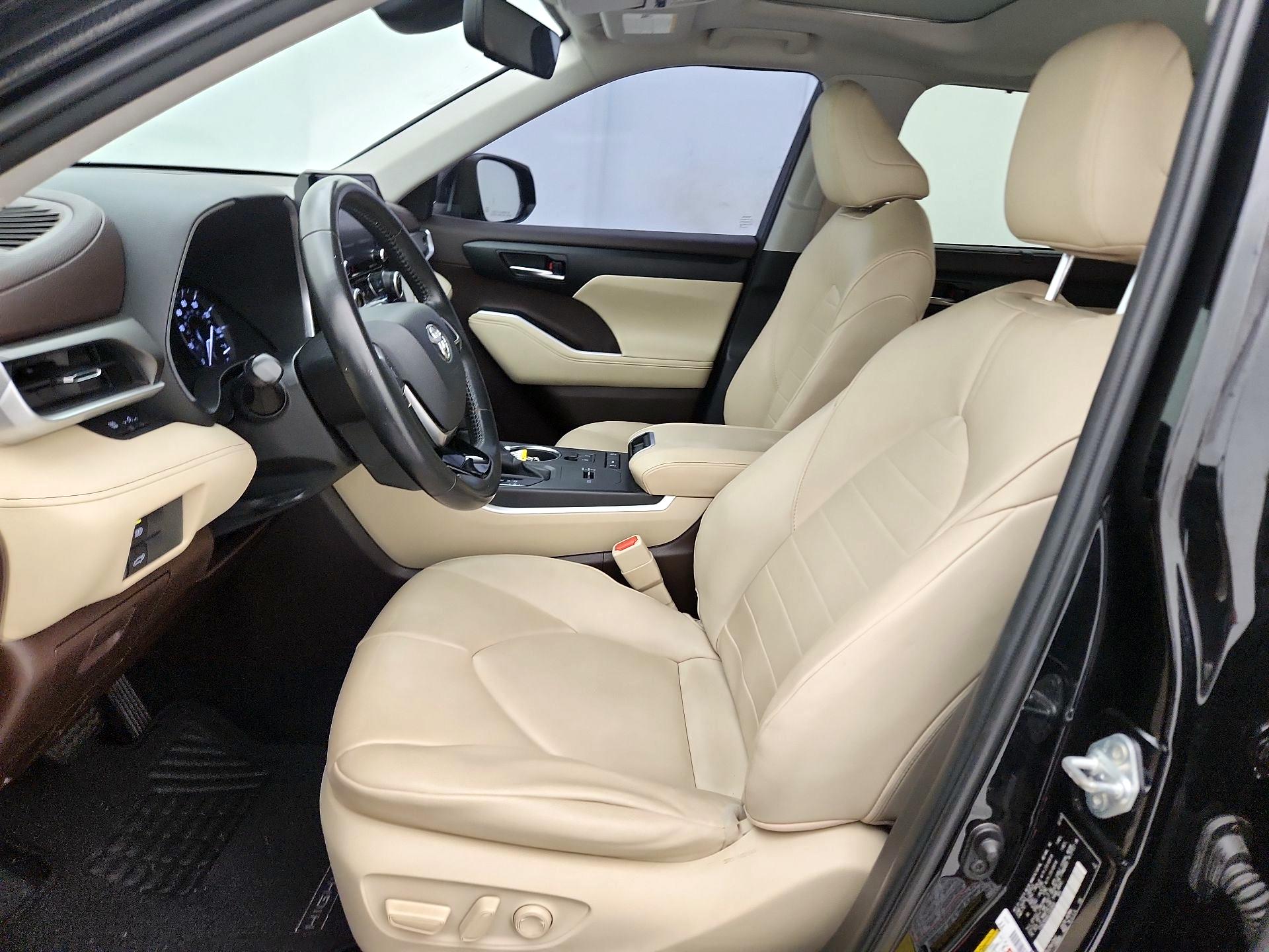 Thumbnail: 2020 Toyota Highlander - 11