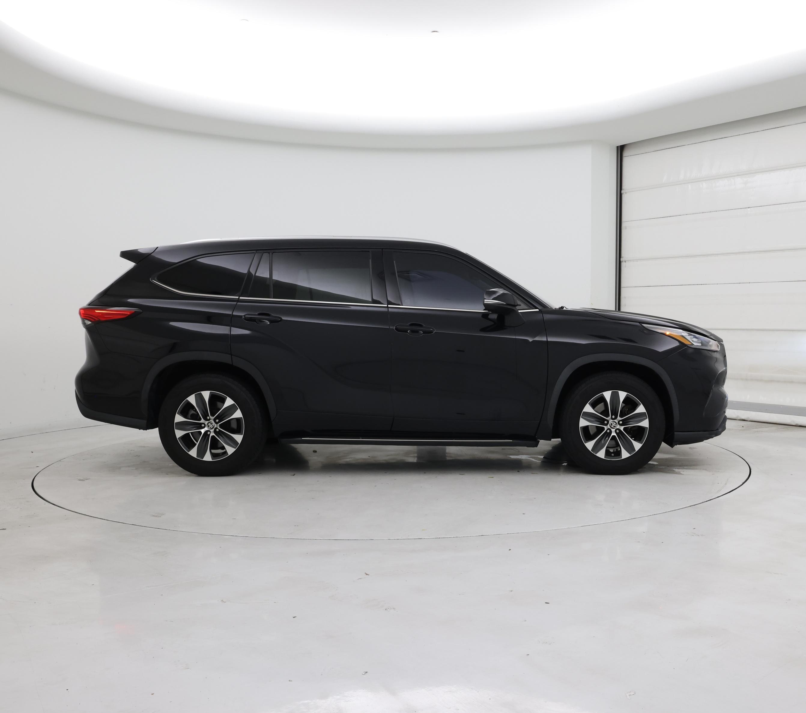 Thumbnail: 2020 Toyota Highlander - 7