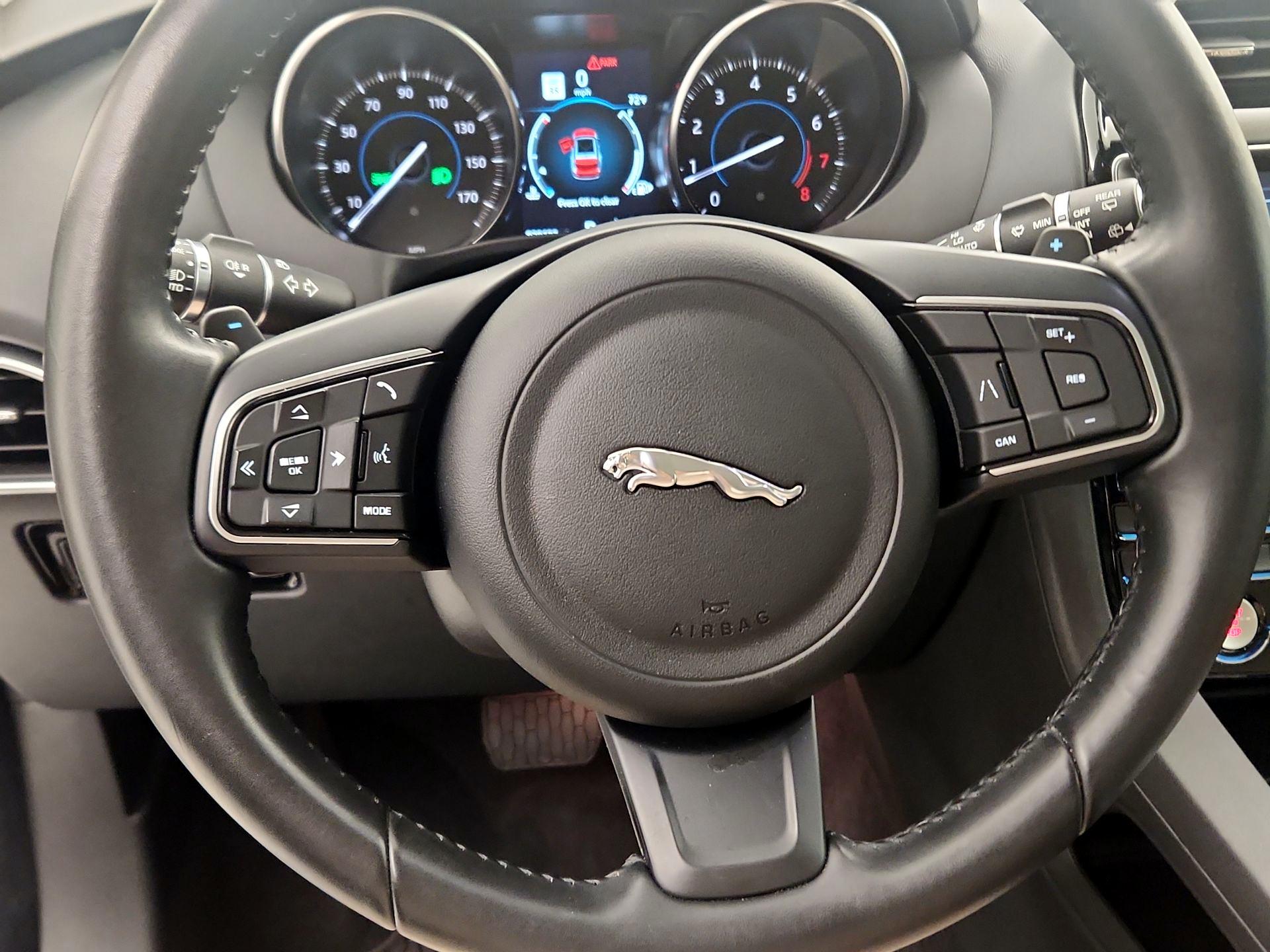 Thumbnail: 2020 Jaguar F-Pace - 10