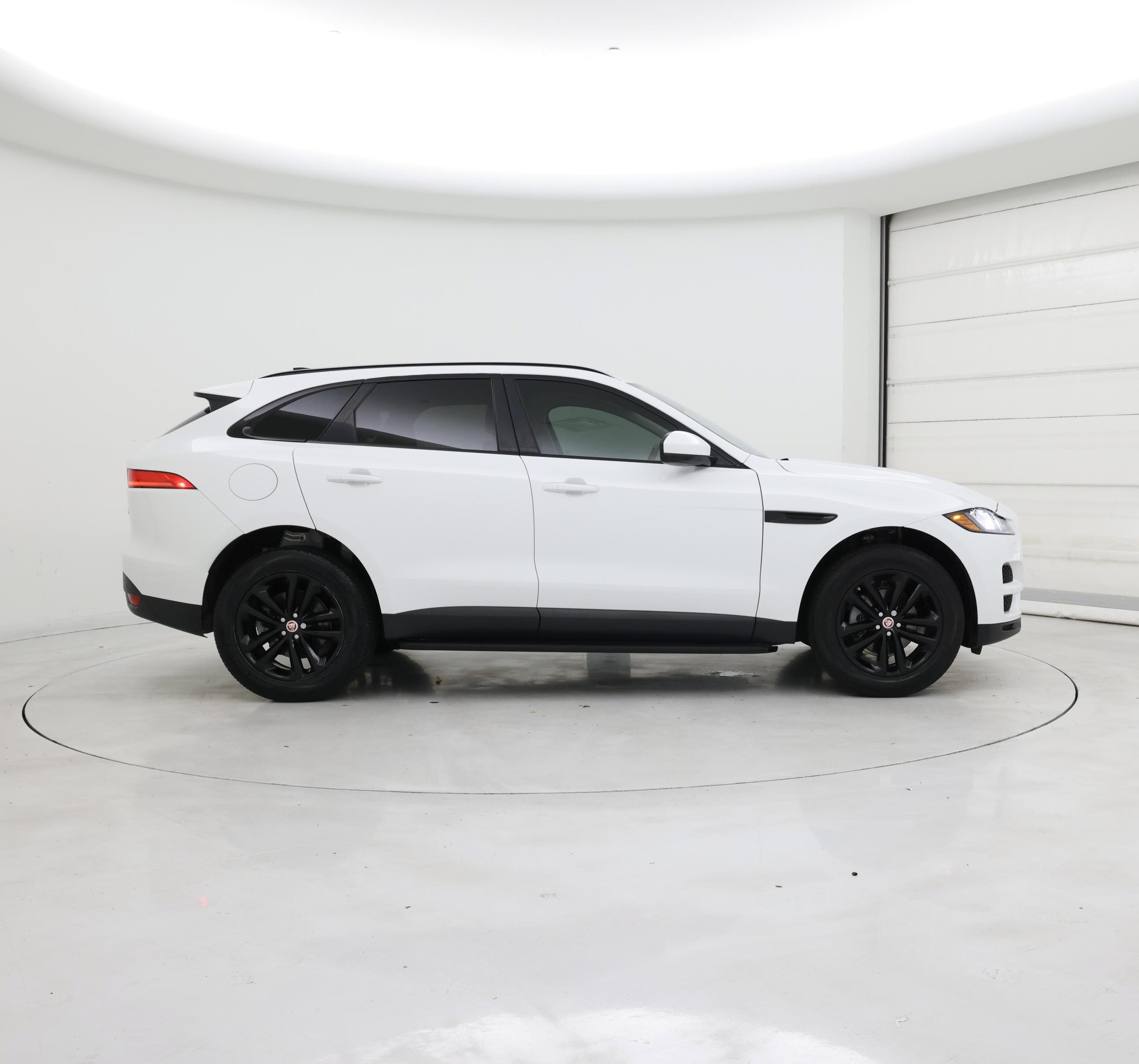 Thumbnail: 2020 Jaguar F-Pace - 7