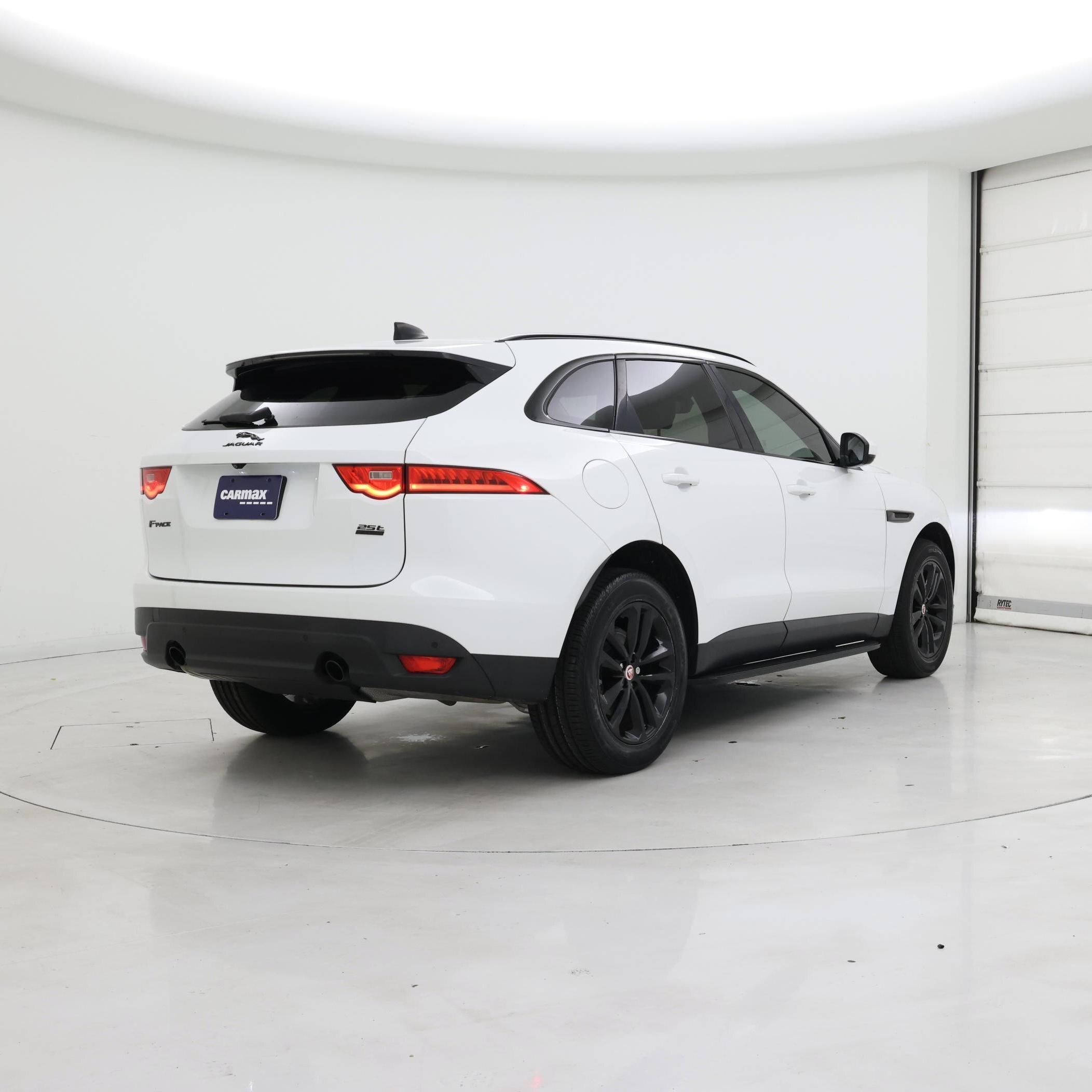 Thumbnail: 2020 Jaguar F-Pace - 8