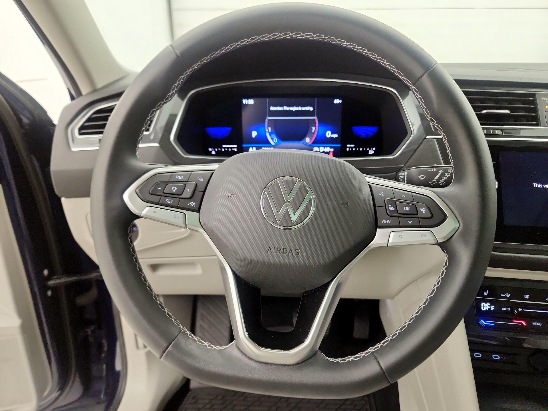 Thumbnail: 2022 Volkswagen Tiguan - 10
