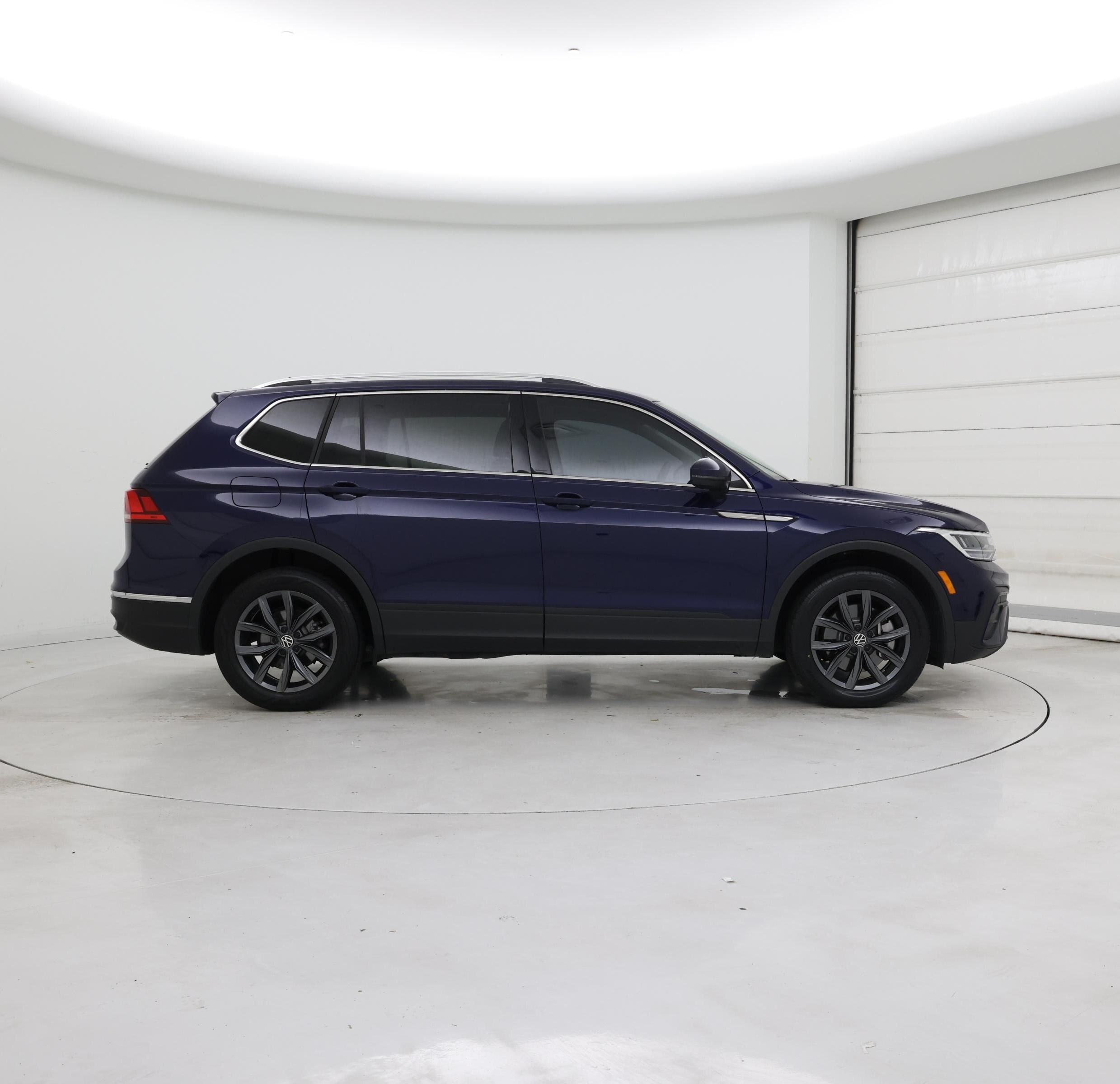 Thumbnail: 2022 Volkswagen Tiguan - 7