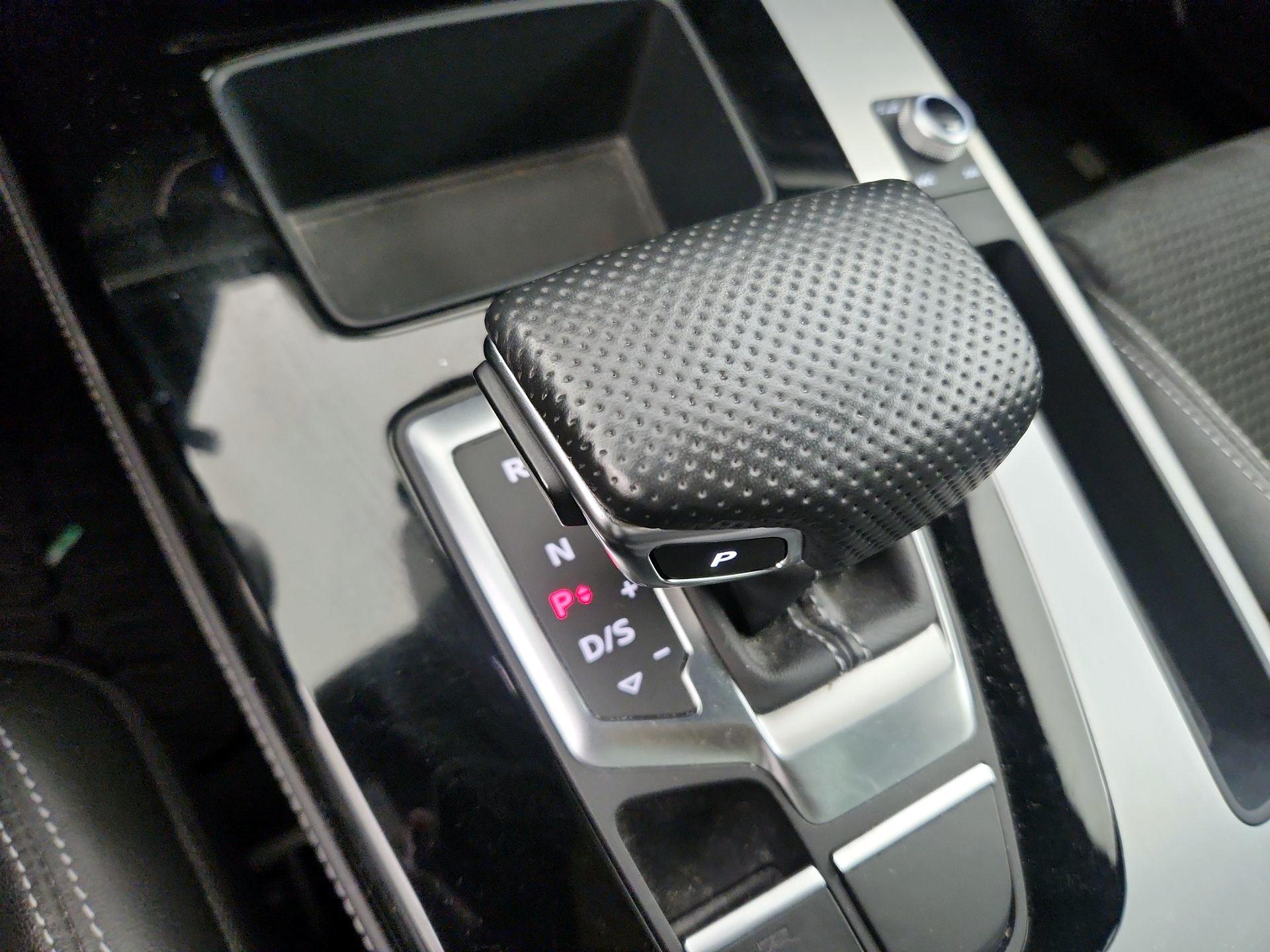 Thumbnail: 2022 Audi Q5 - 17