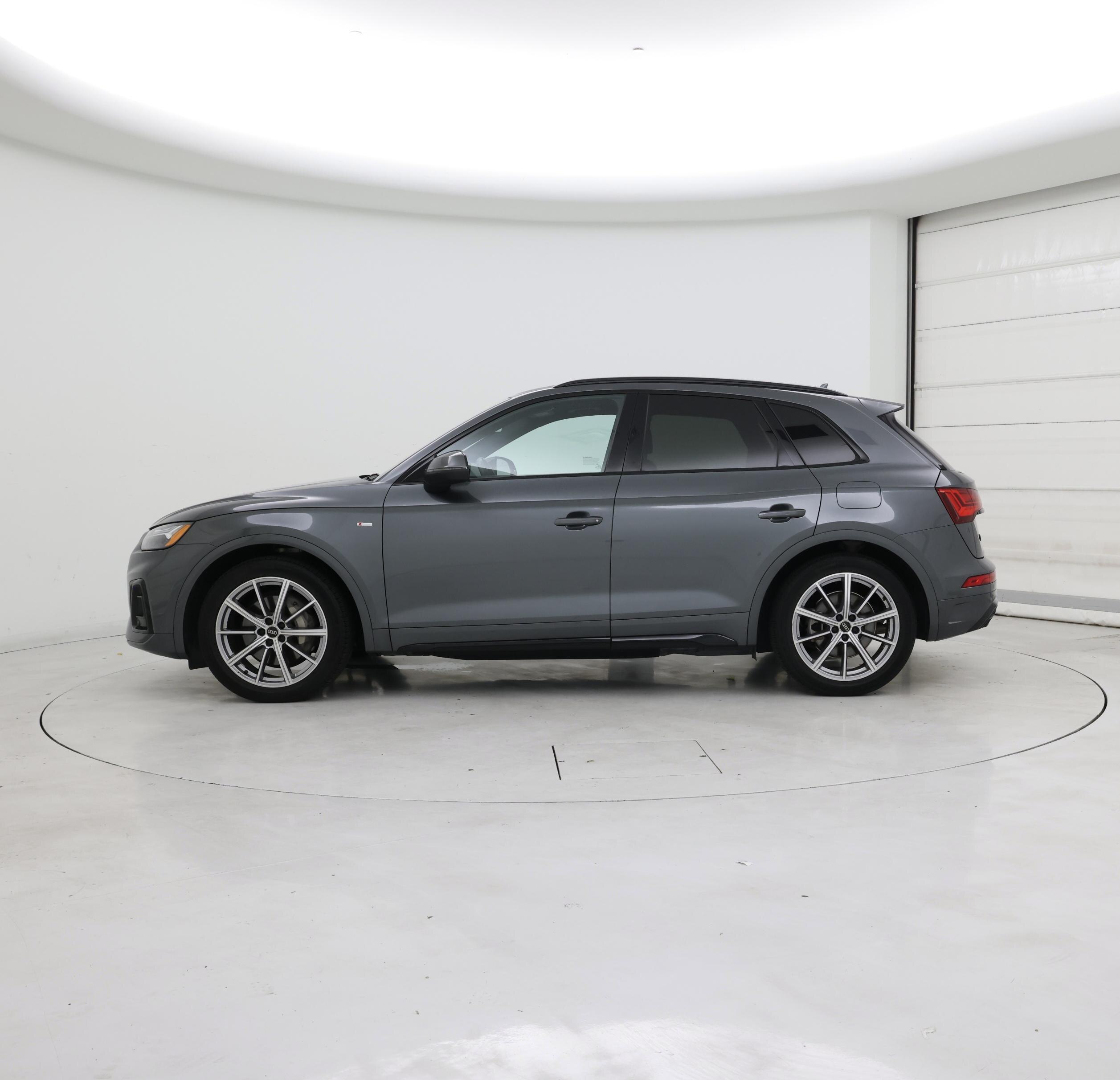 Thumbnail: 2022 Audi Q5 - 3
