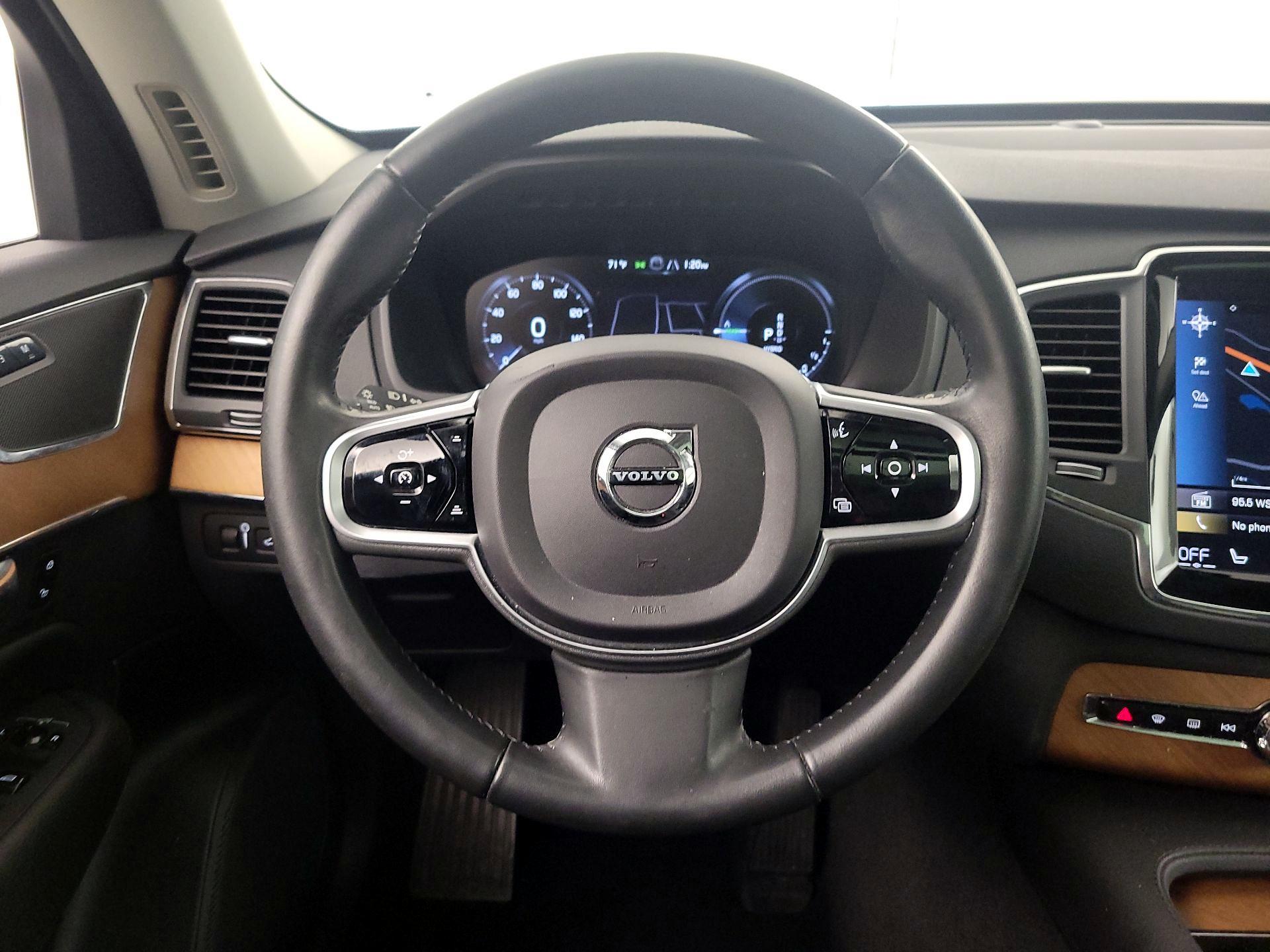 Thumbnail: 2021 Volvo XC90 - 10