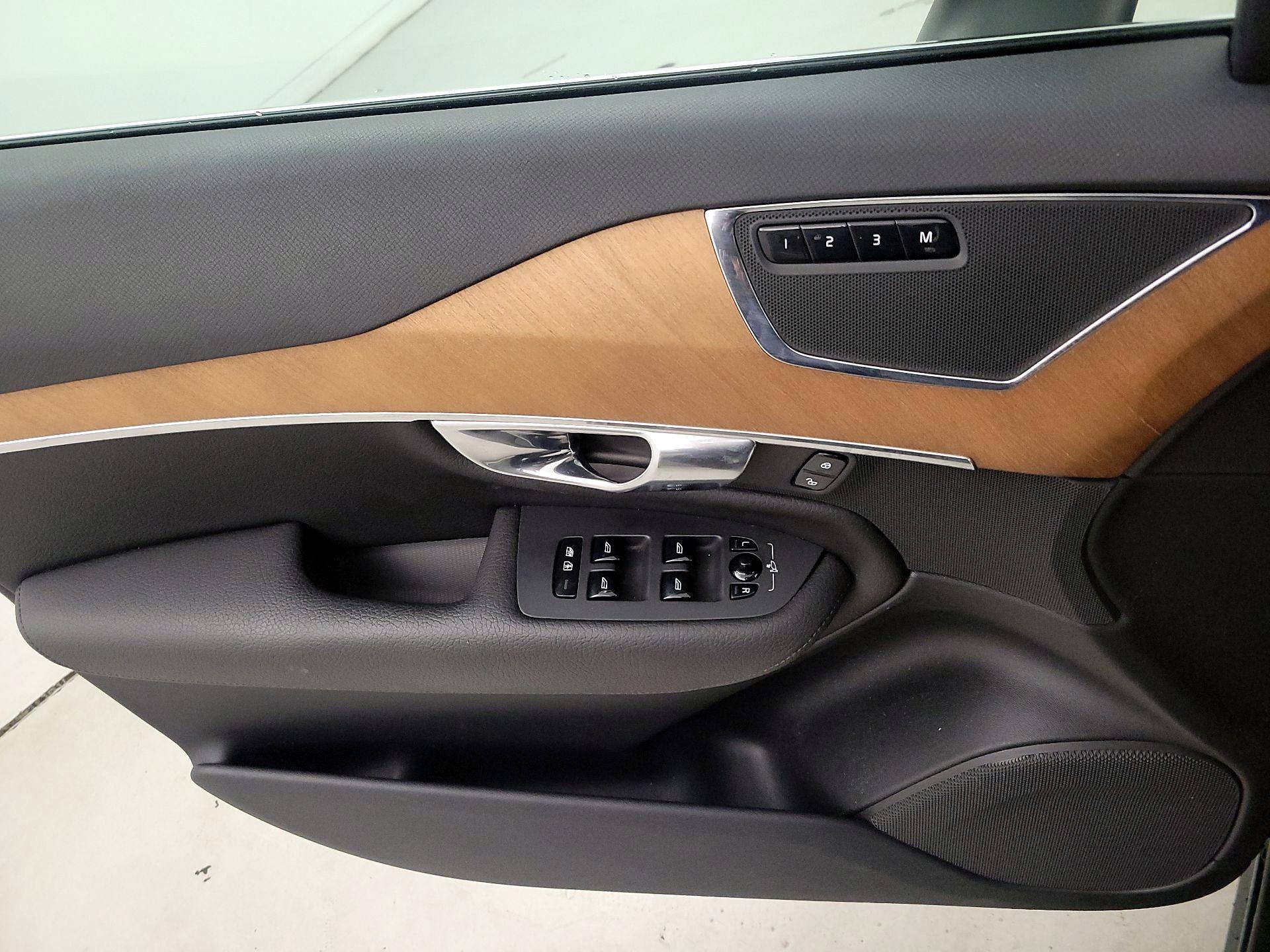 Thumbnail: 2021 Volvo XC90 - 12