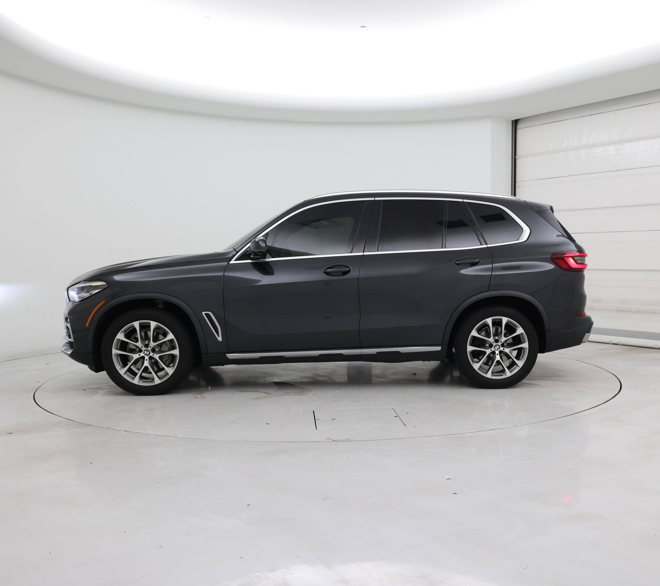 Thumbnail: 2021 BMW X5 - 3