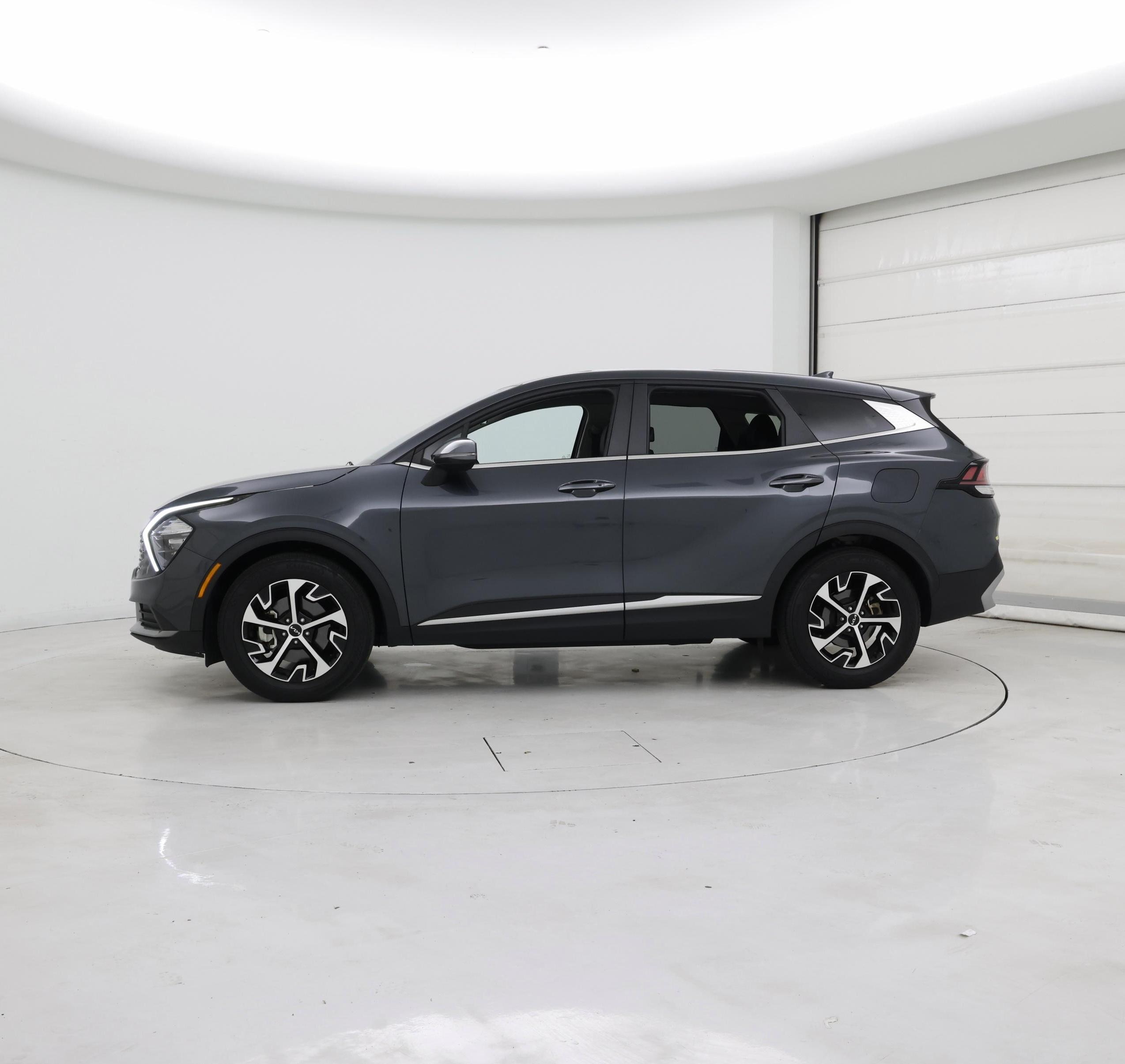 Thumbnail: 2023 Kia Sportage - 3