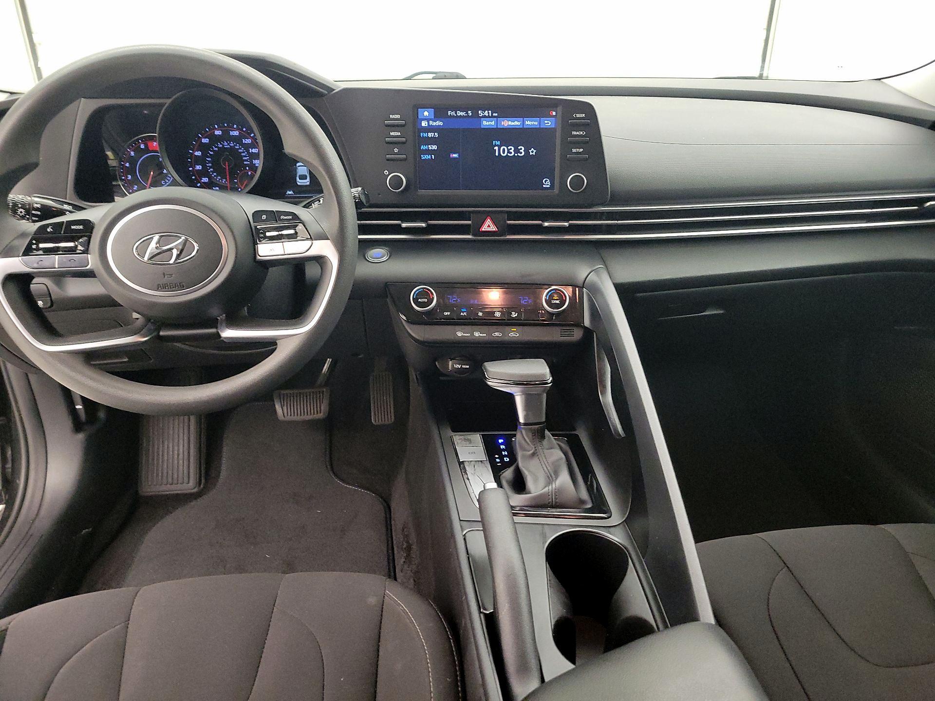 Thumbnail: 2022 Hyundai Elantra - 9