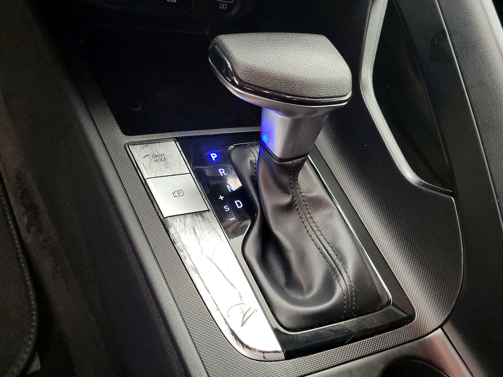 Thumbnail: 2022 Hyundai Elantra - 17