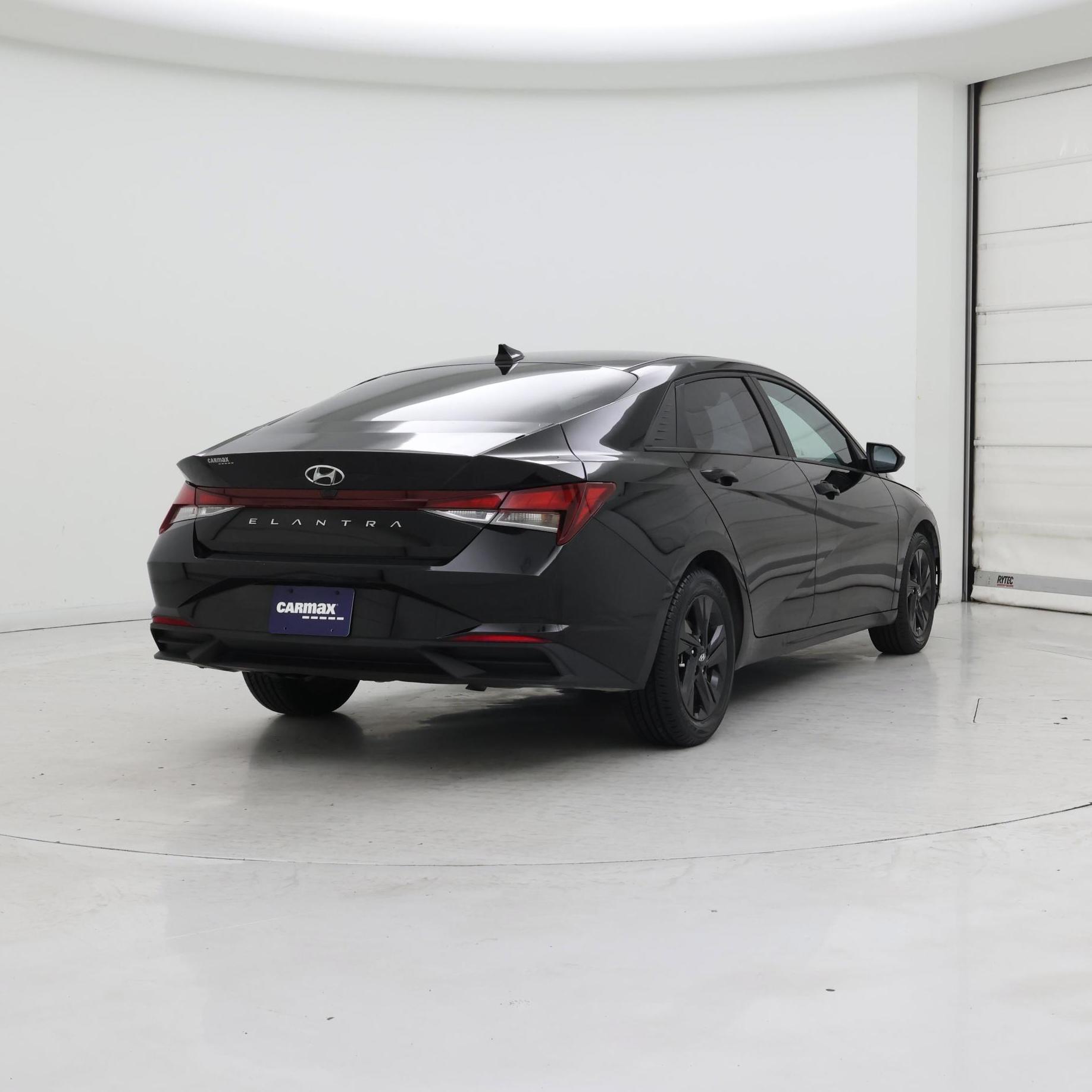 Thumbnail: 2022 Hyundai Elantra - 8