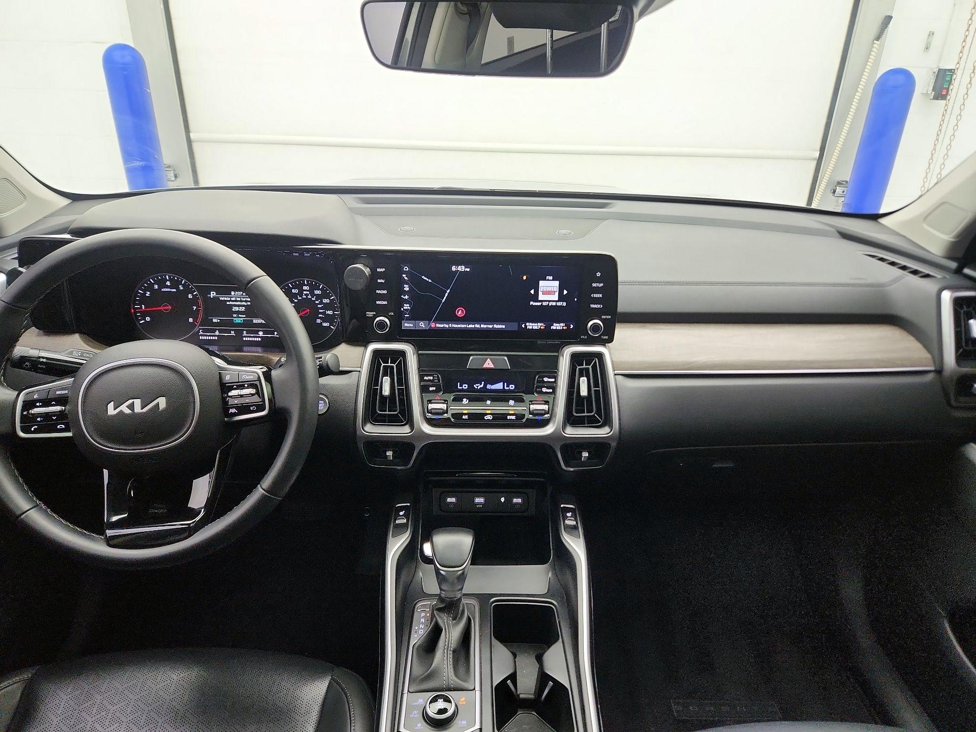 Thumbnail: 2023 Kia Sorento - 9