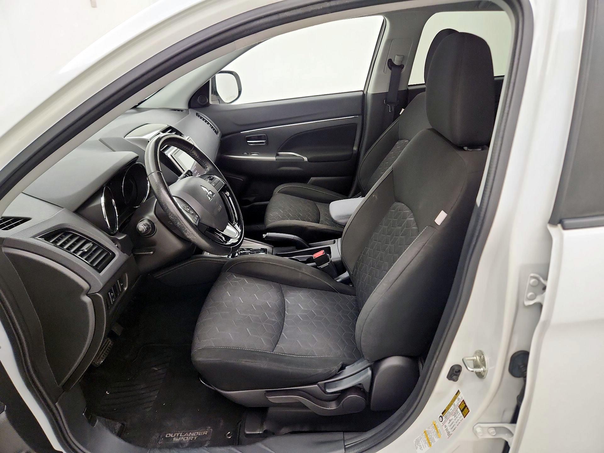 Thumbnail: 2020 Mitsubishi Outlander Sport - 11