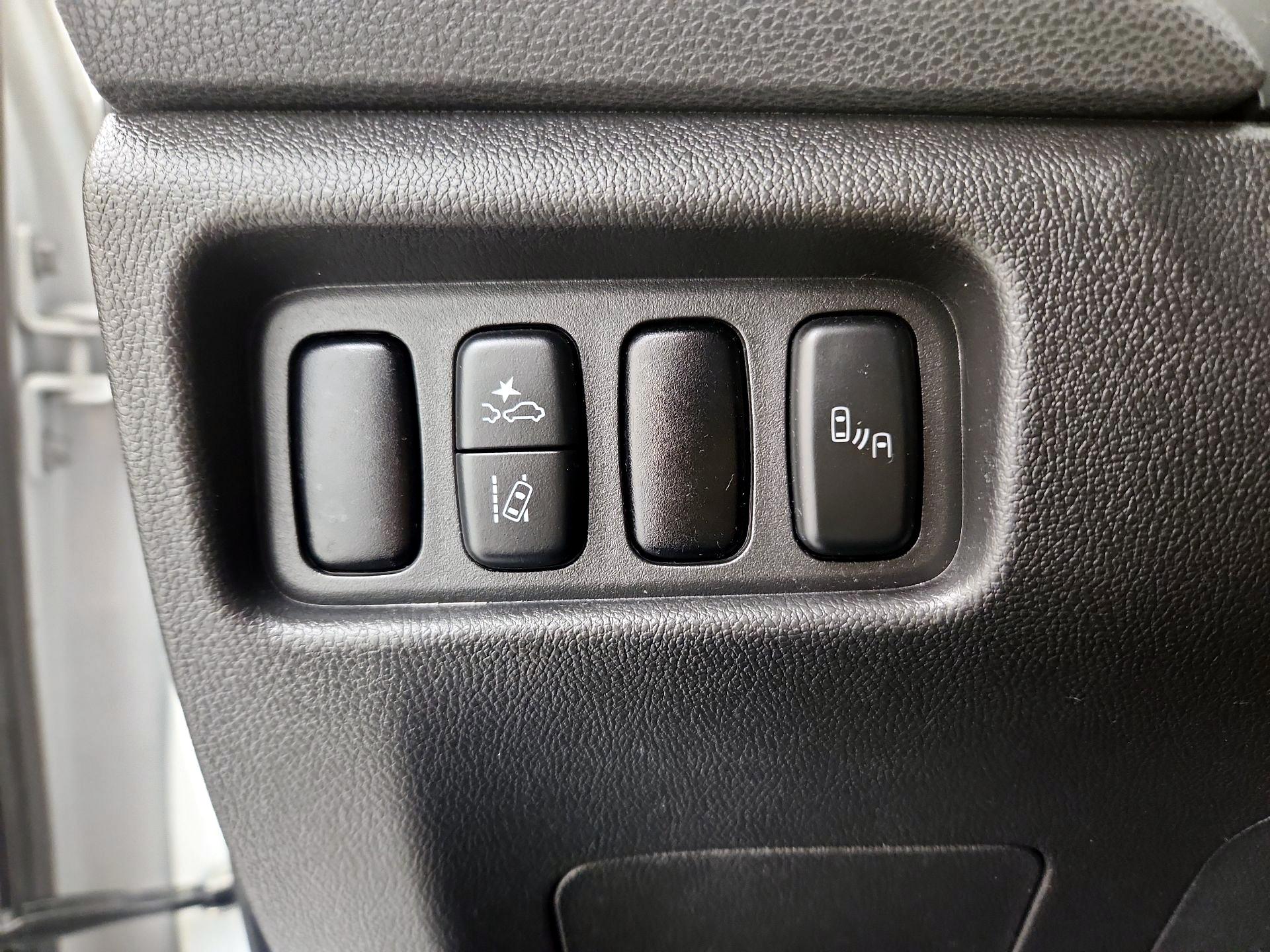 Thumbnail: 2020 Mitsubishi Outlander Sport - 13