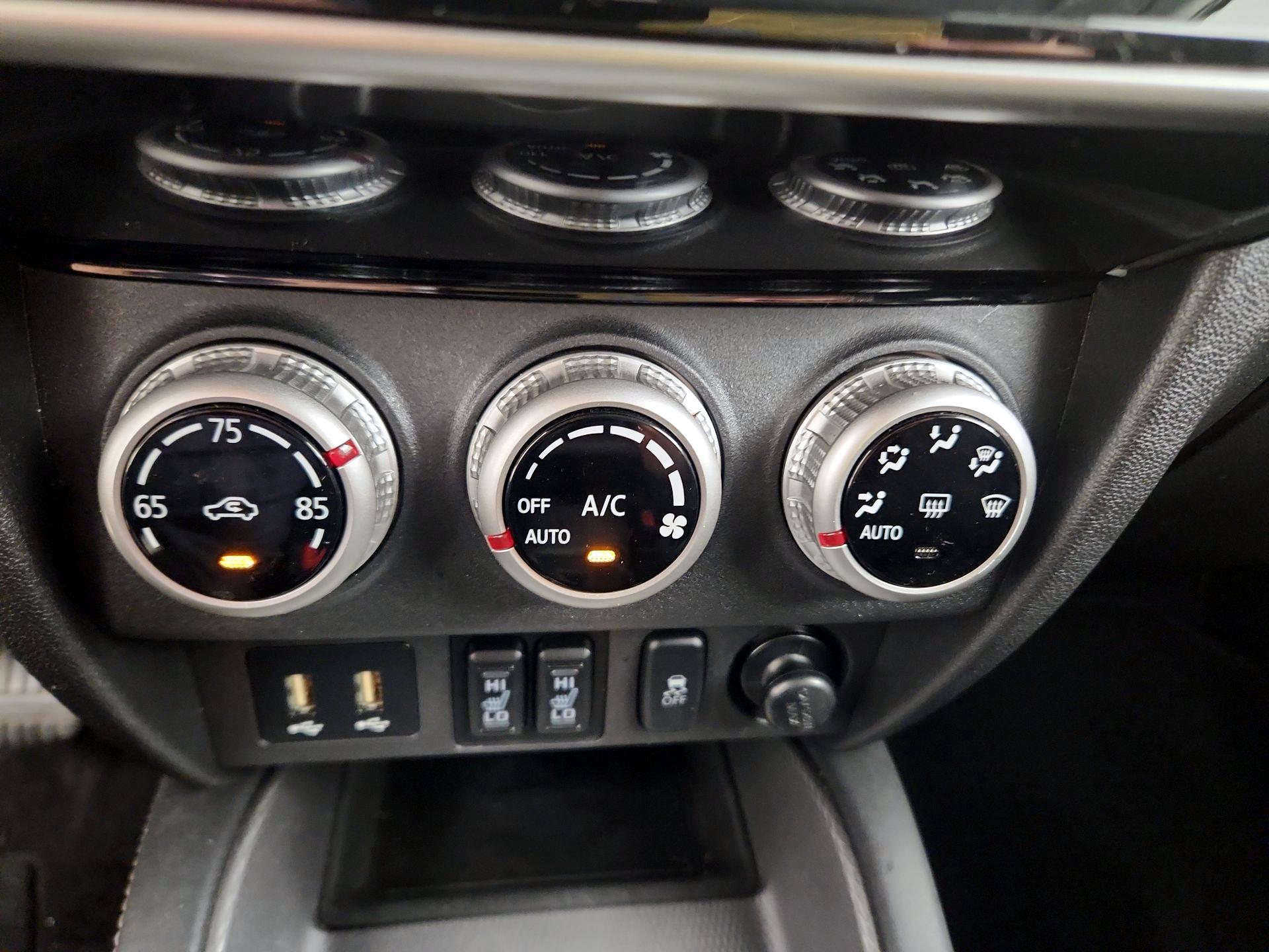 Thumbnail: 2020 Mitsubishi Outlander Sport - 16