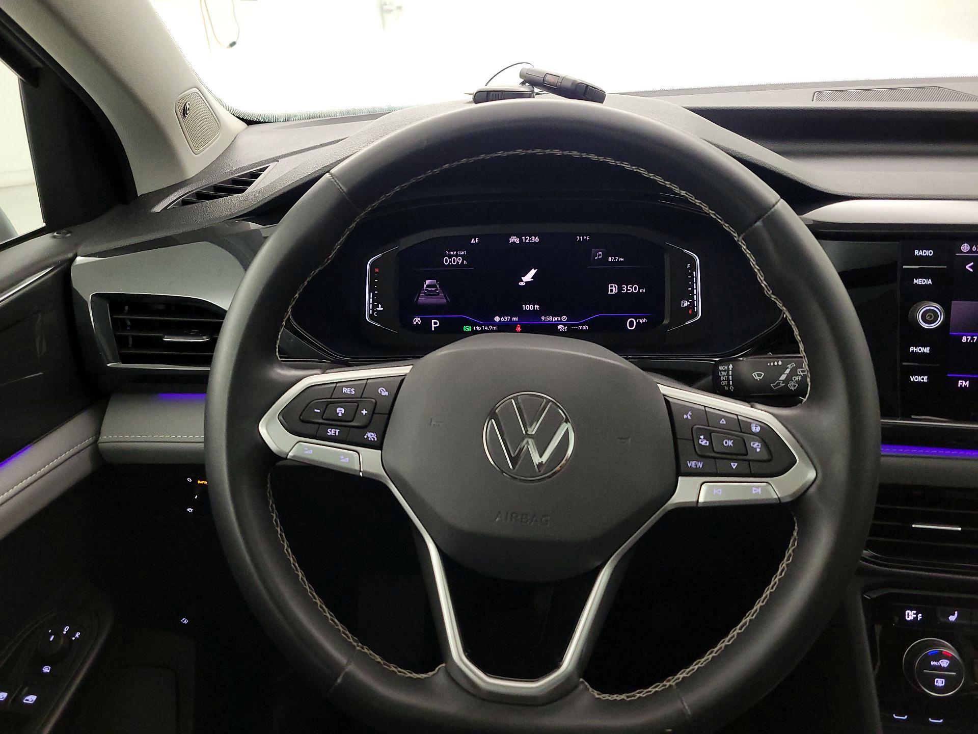 Thumbnail: 2022 Volkswagen Taos - 10