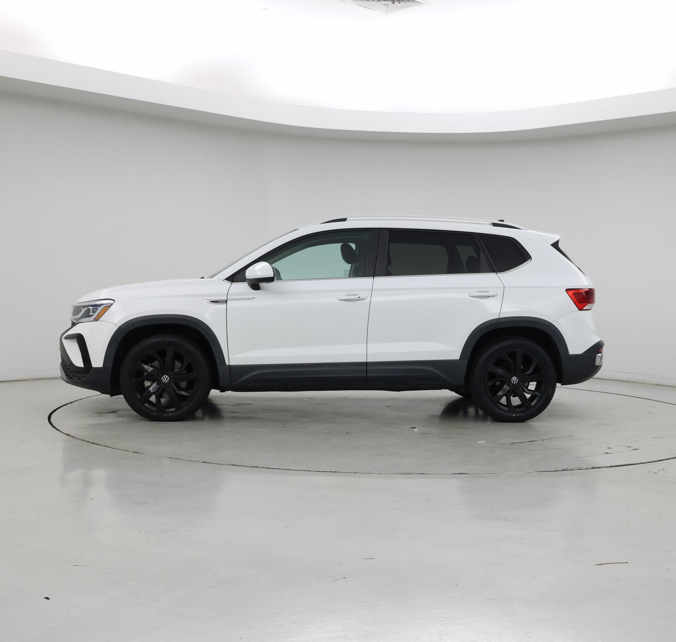 Thumbnail: 2022 Volkswagen Taos - 3