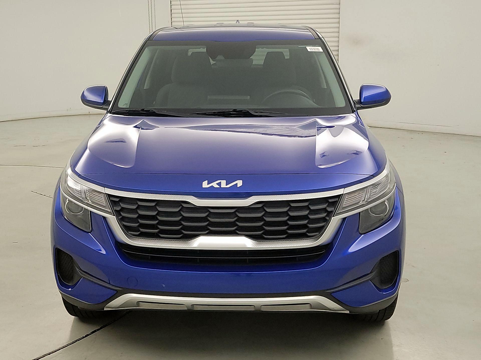 Thumbnail: 2023 Kia Seltos - 2
