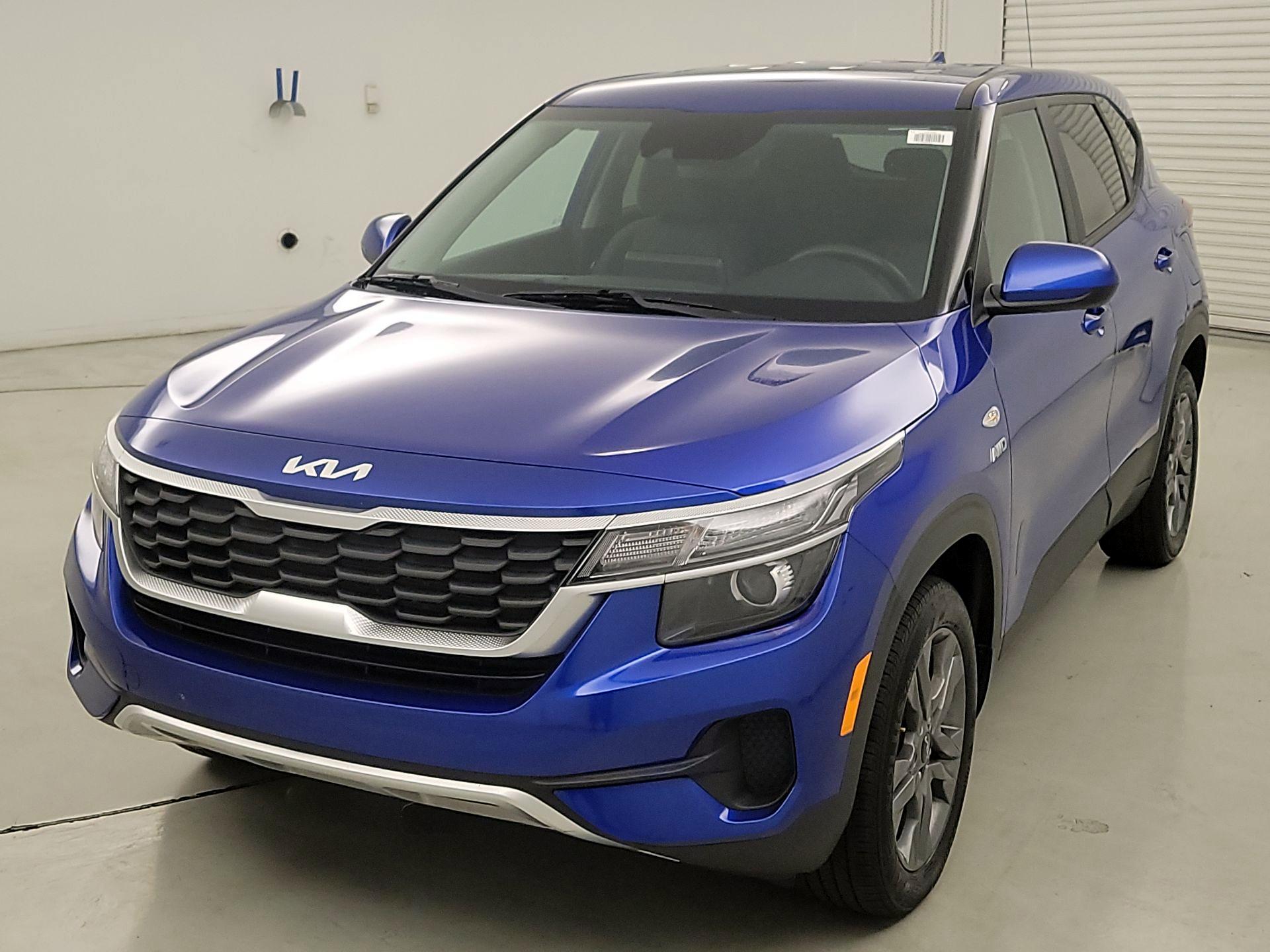 Thumbnail: 2023 Kia Seltos - 3