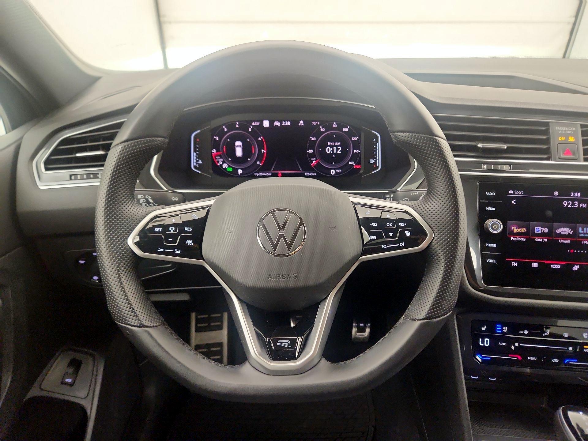 Thumbnail: 2022 Volkswagen Tiguan - 10