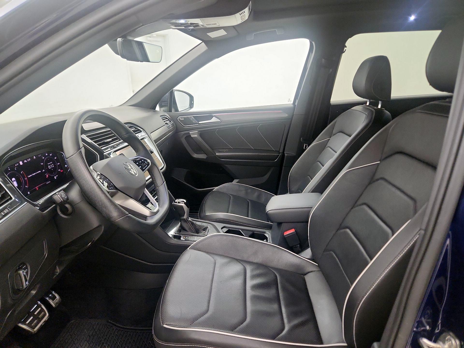Thumbnail: 2022 Volkswagen Tiguan - 11