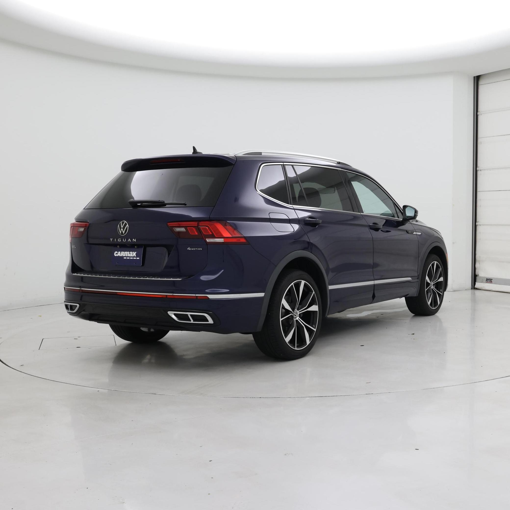 Thumbnail: 2022 Volkswagen Tiguan - 8