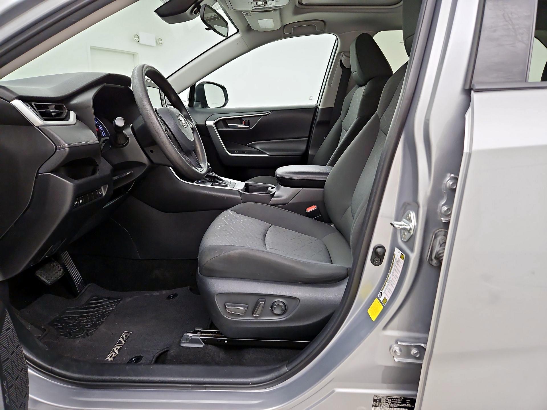 Thumbnail: 2021 Toyota RAV4 - 11