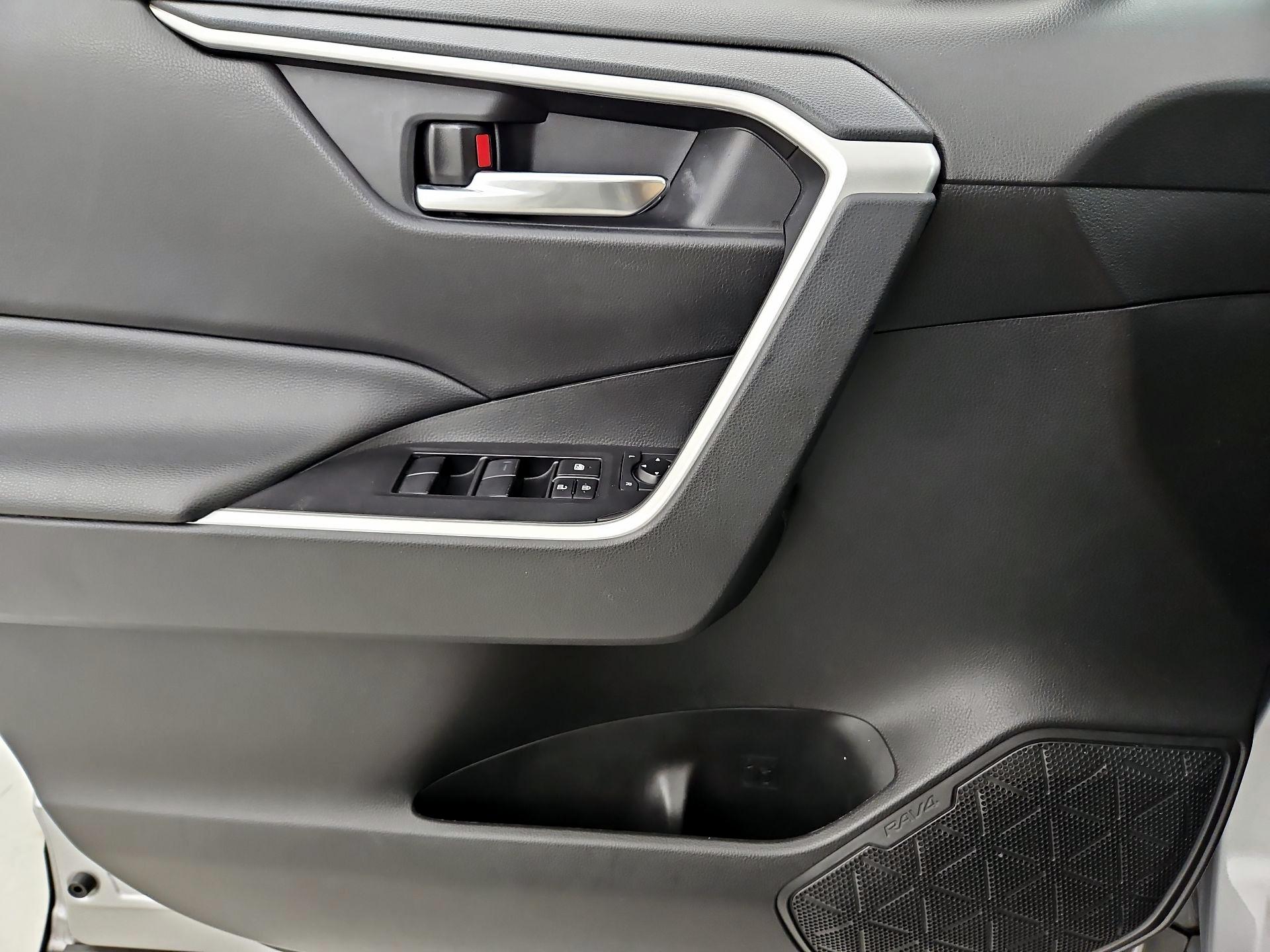 Thumbnail: 2021 Toyota RAV4 - 12