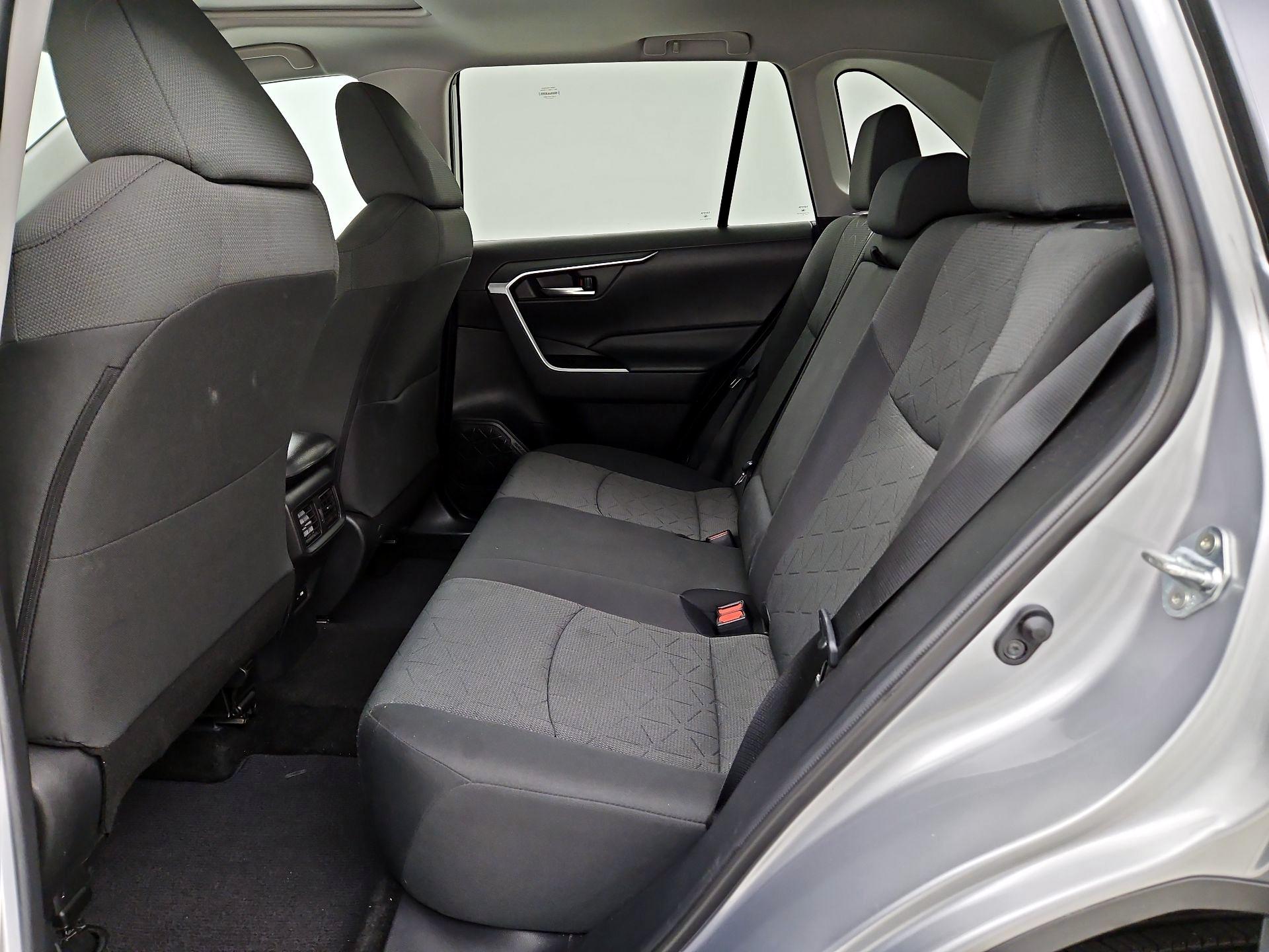 Thumbnail: 2021 Toyota RAV4 - 20