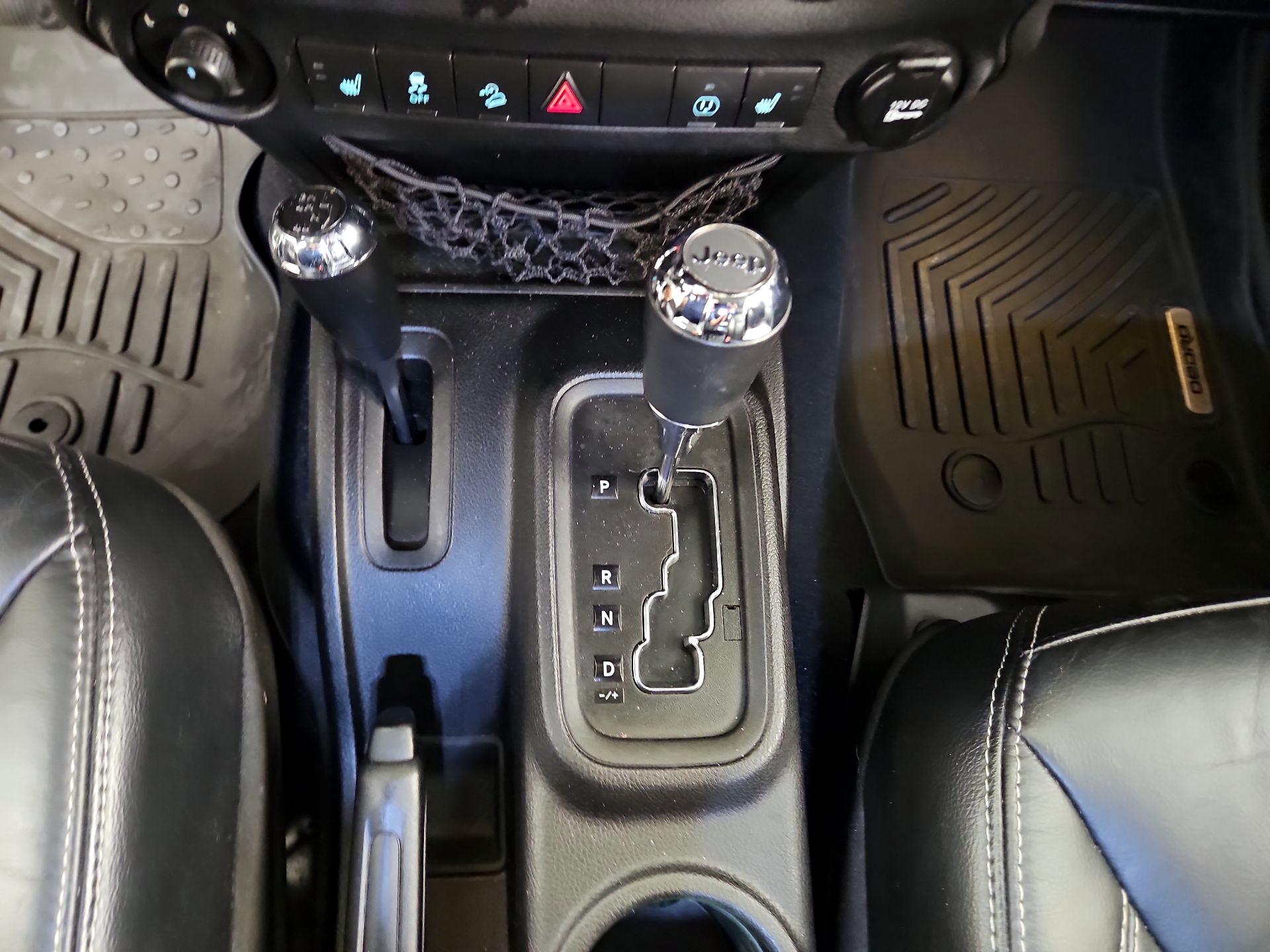 Thumbnail: 2014 Jeep Wrangler - 16