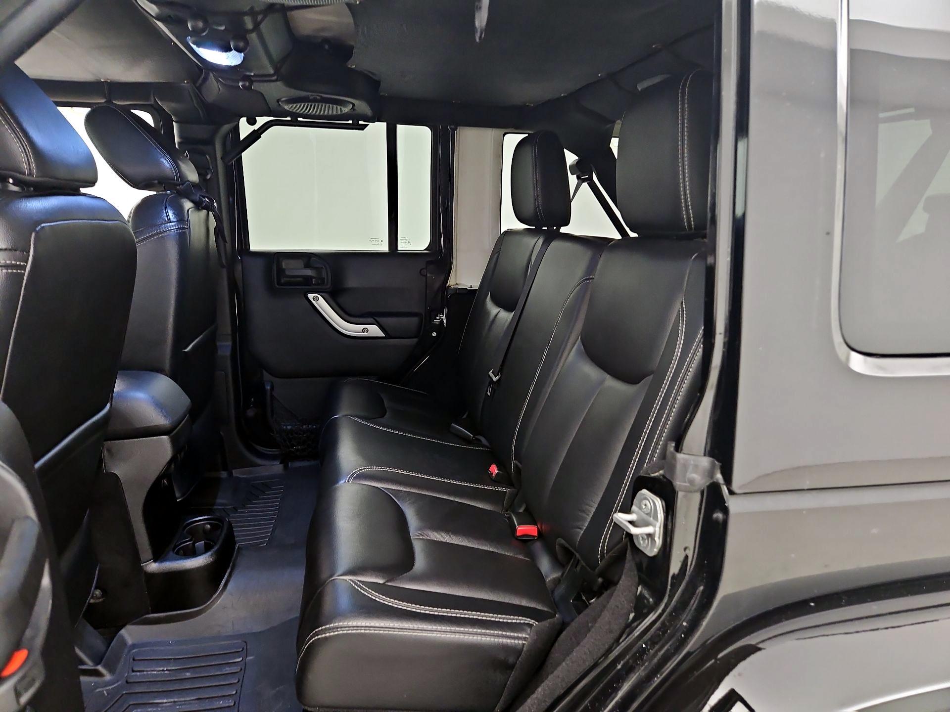 Thumbnail: 2014 Jeep Wrangler - 18