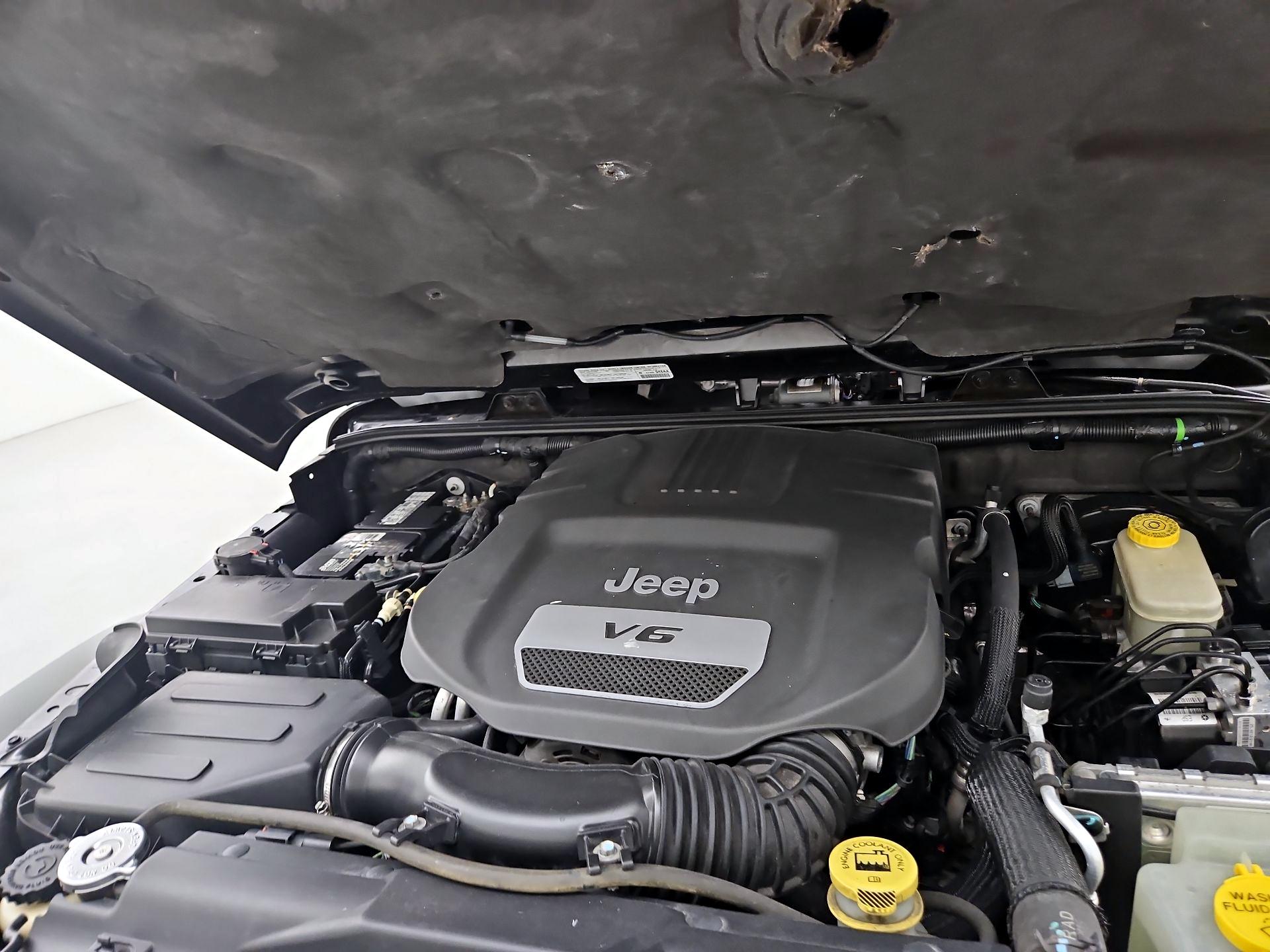 Thumbnail: 2014 Jeep Wrangler - 20