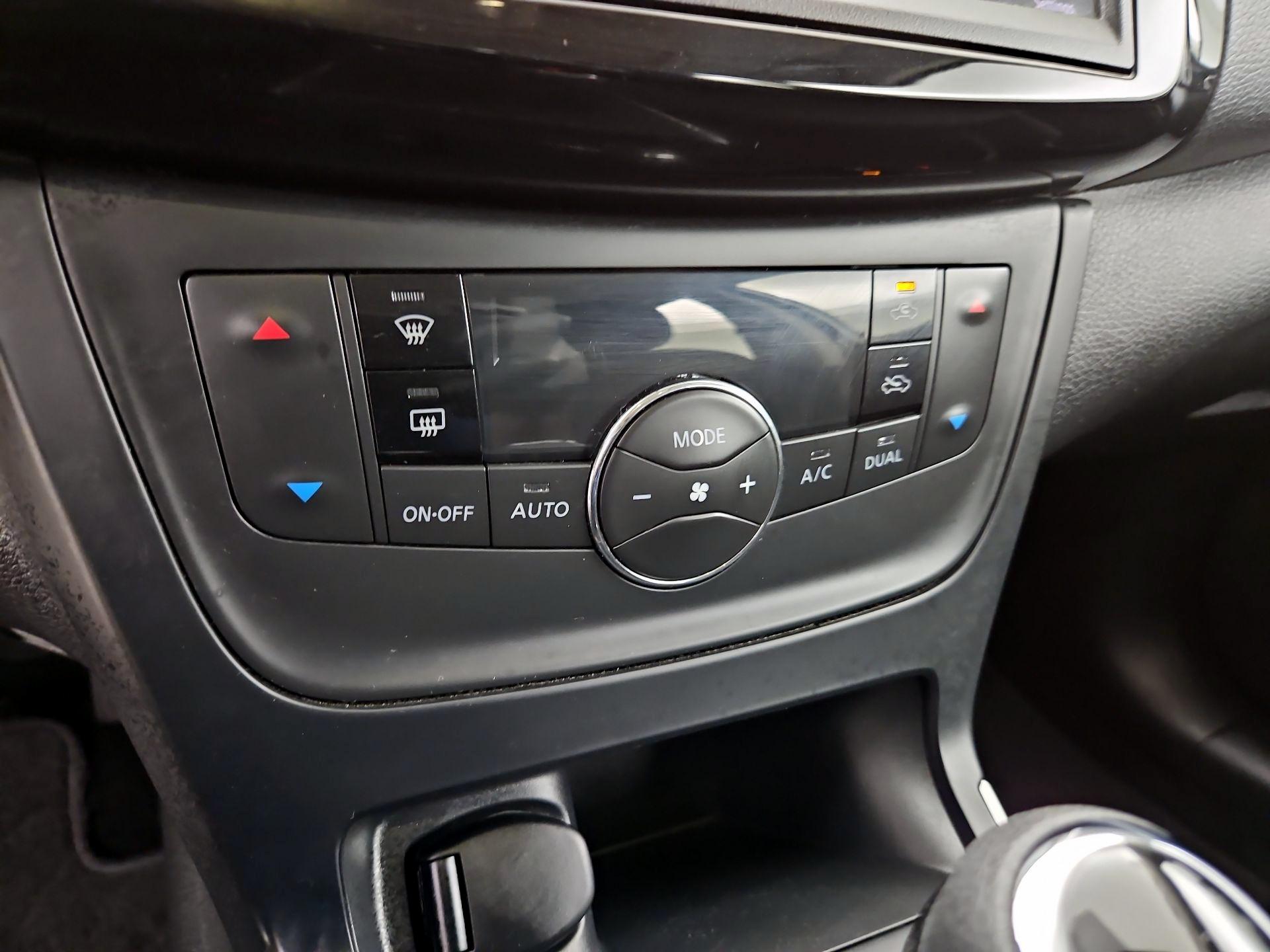 Thumbnail: 2019 Nissan Sentra - 15