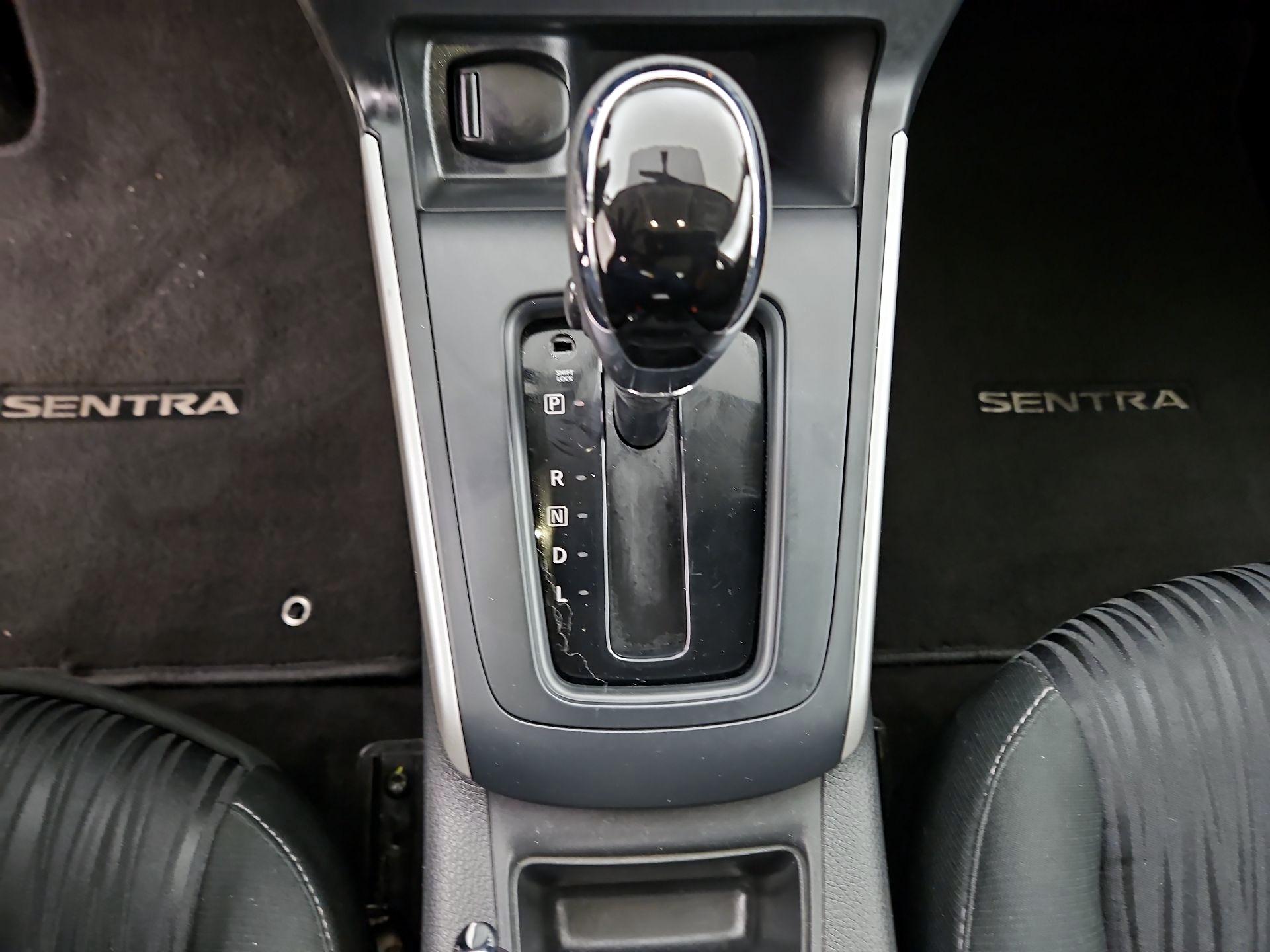 Thumbnail: 2019 Nissan Sentra - 16