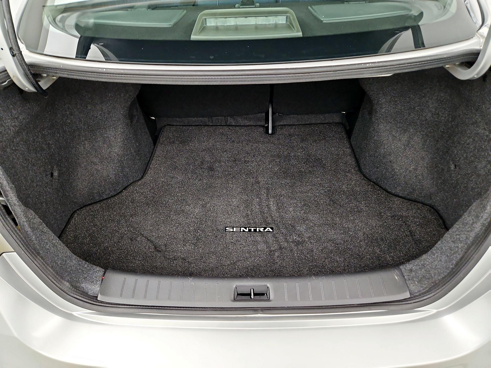 Thumbnail: 2019 Nissan Sentra - 20