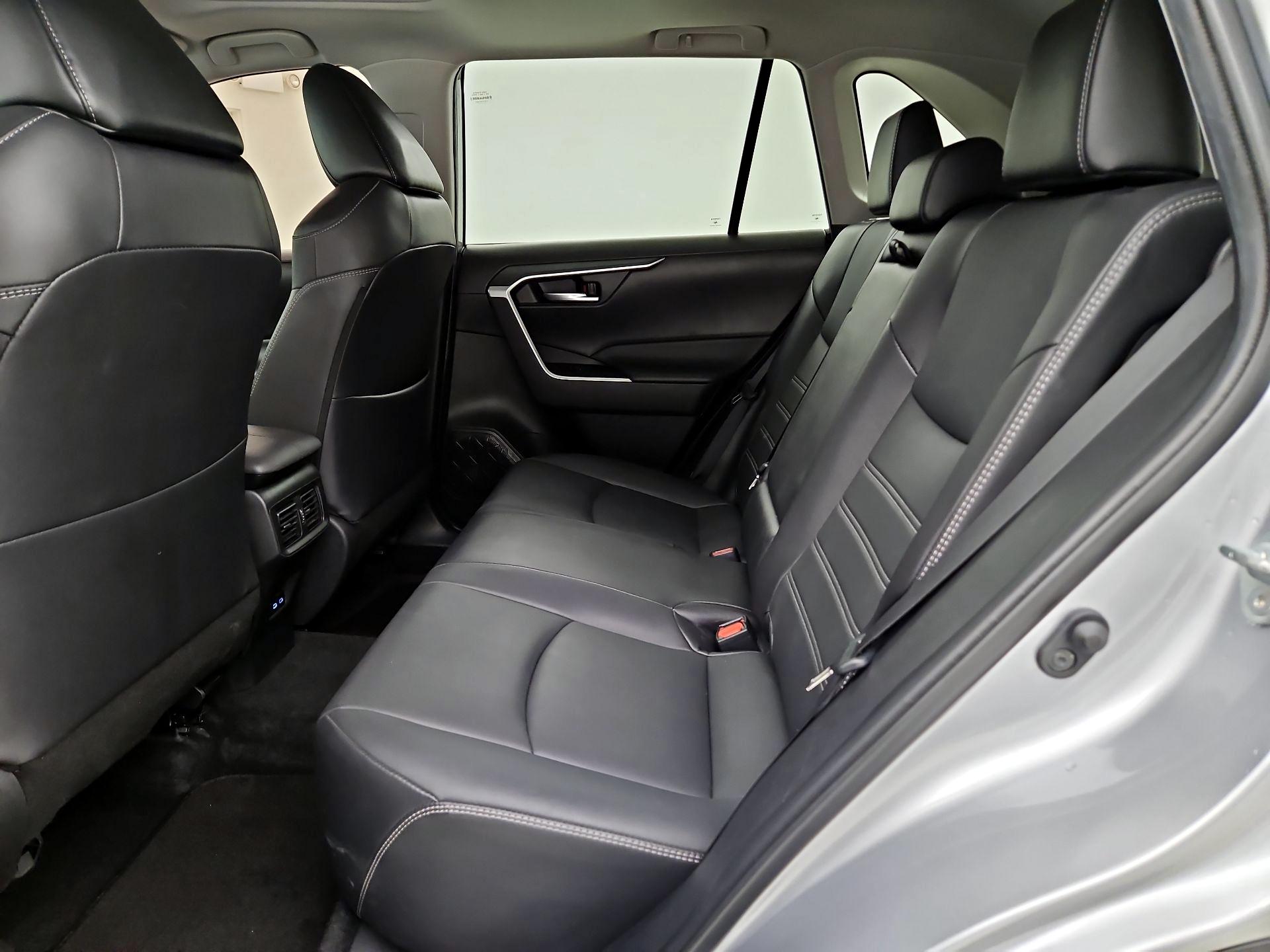 Thumbnail: 2022 Toyota RAV4 - 10