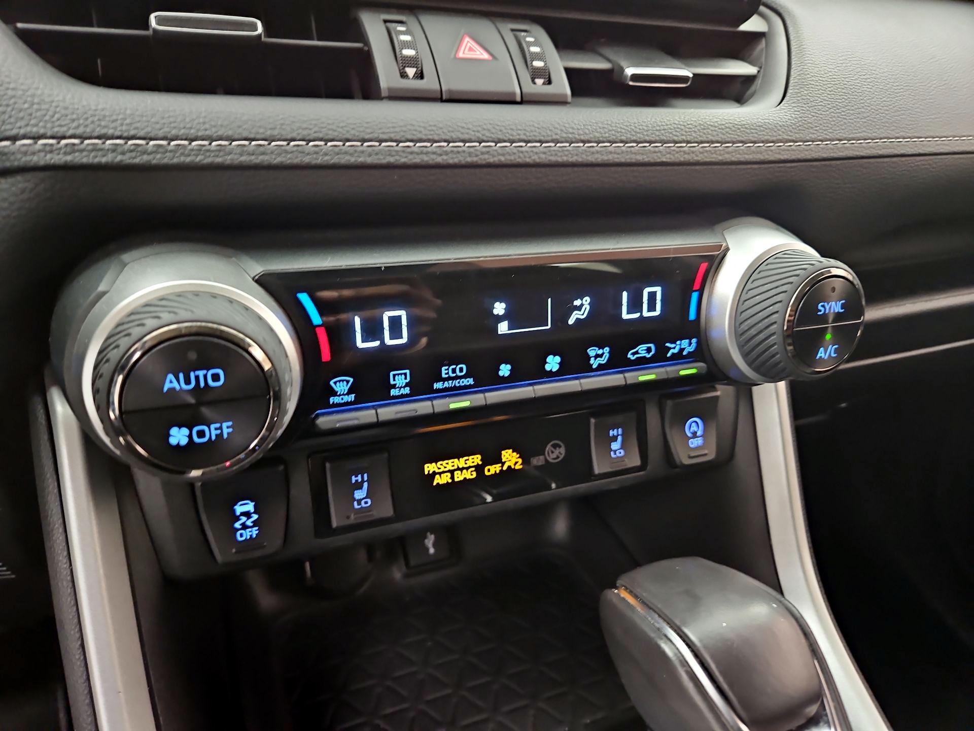 Thumbnail: 2022 Toyota RAV4 - 16