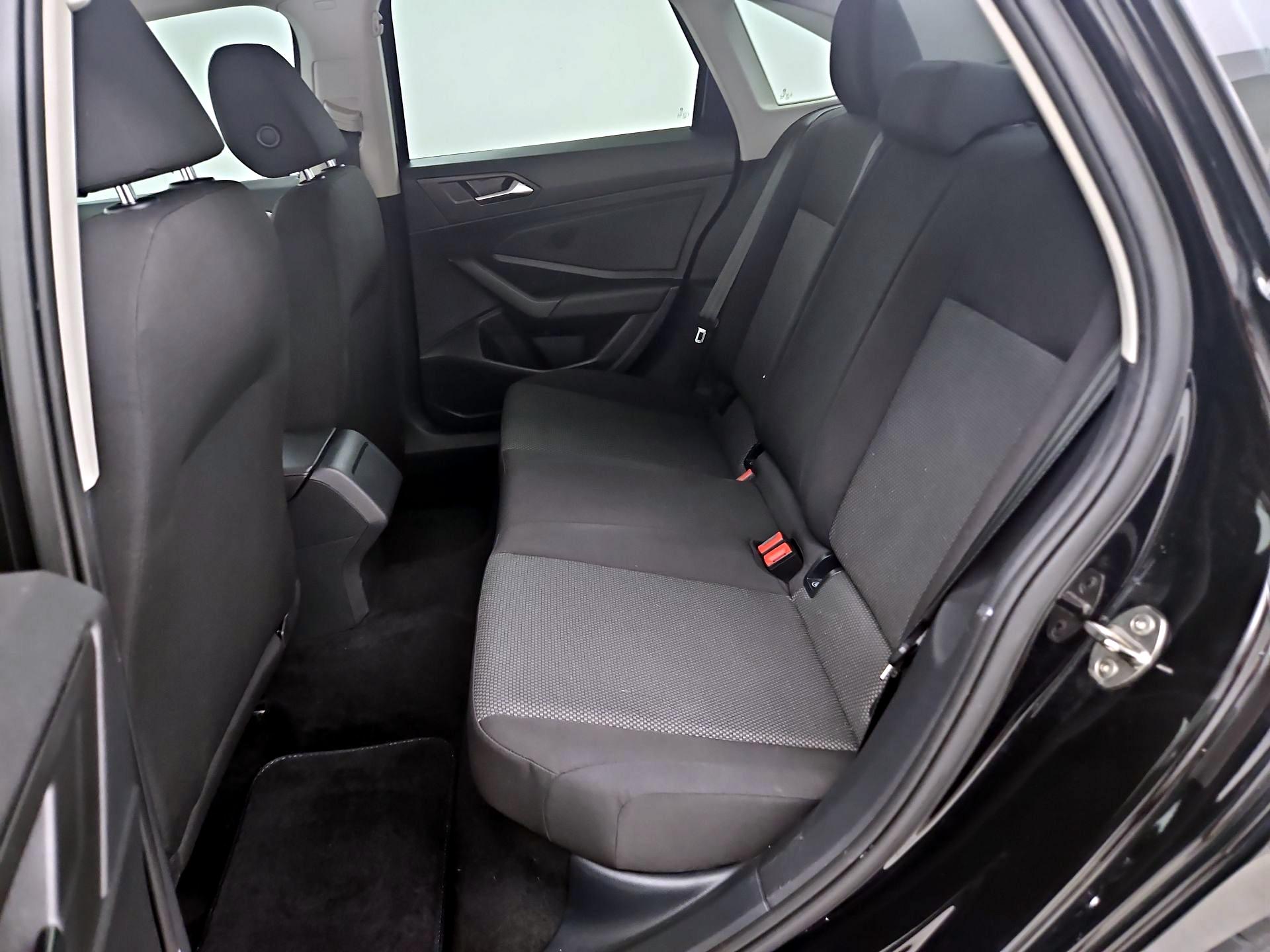 Thumbnail: 2019 Volkswagen Jetta - 19