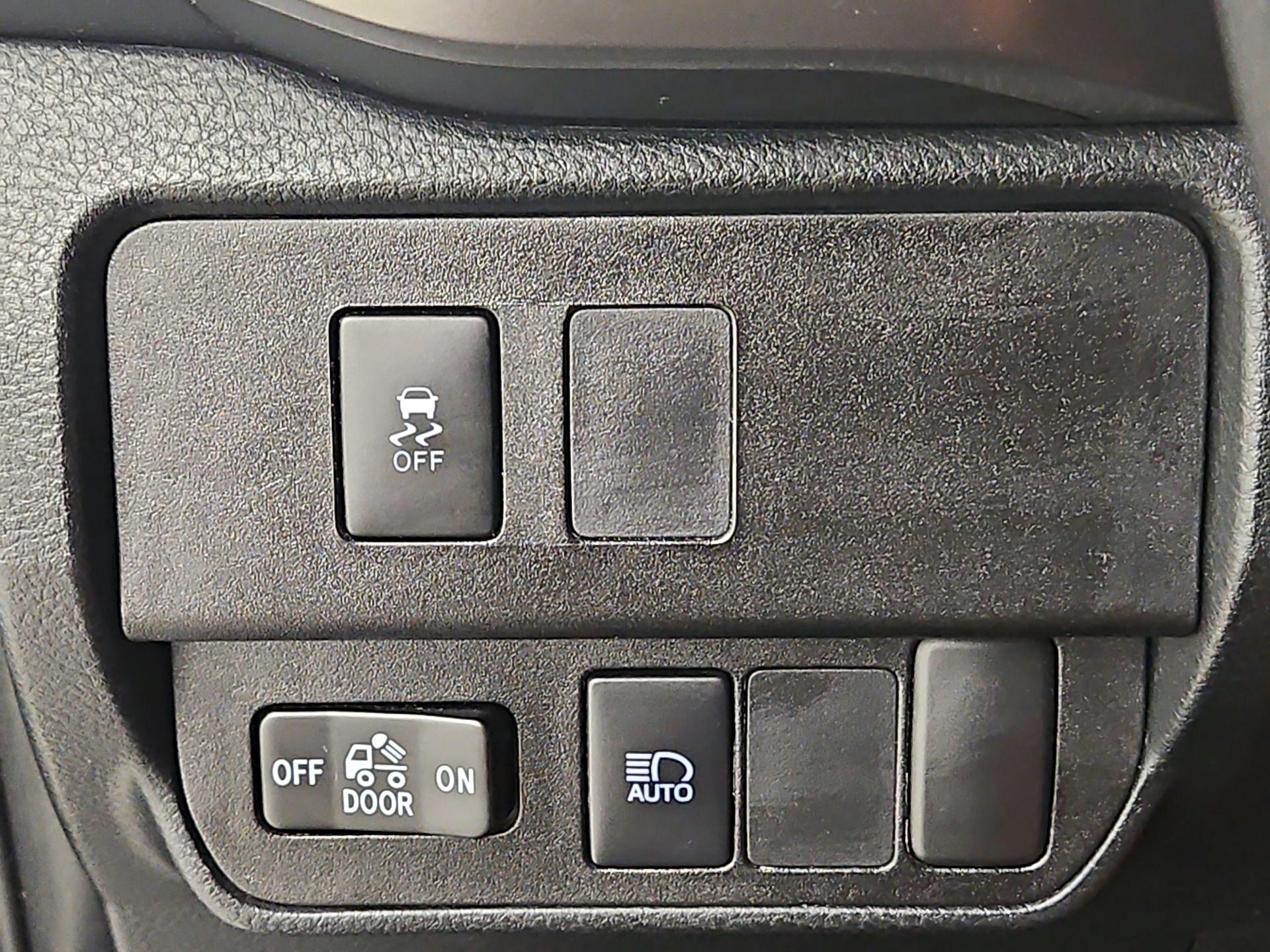 Thumbnail: 2021 Toyota Tacoma - 13