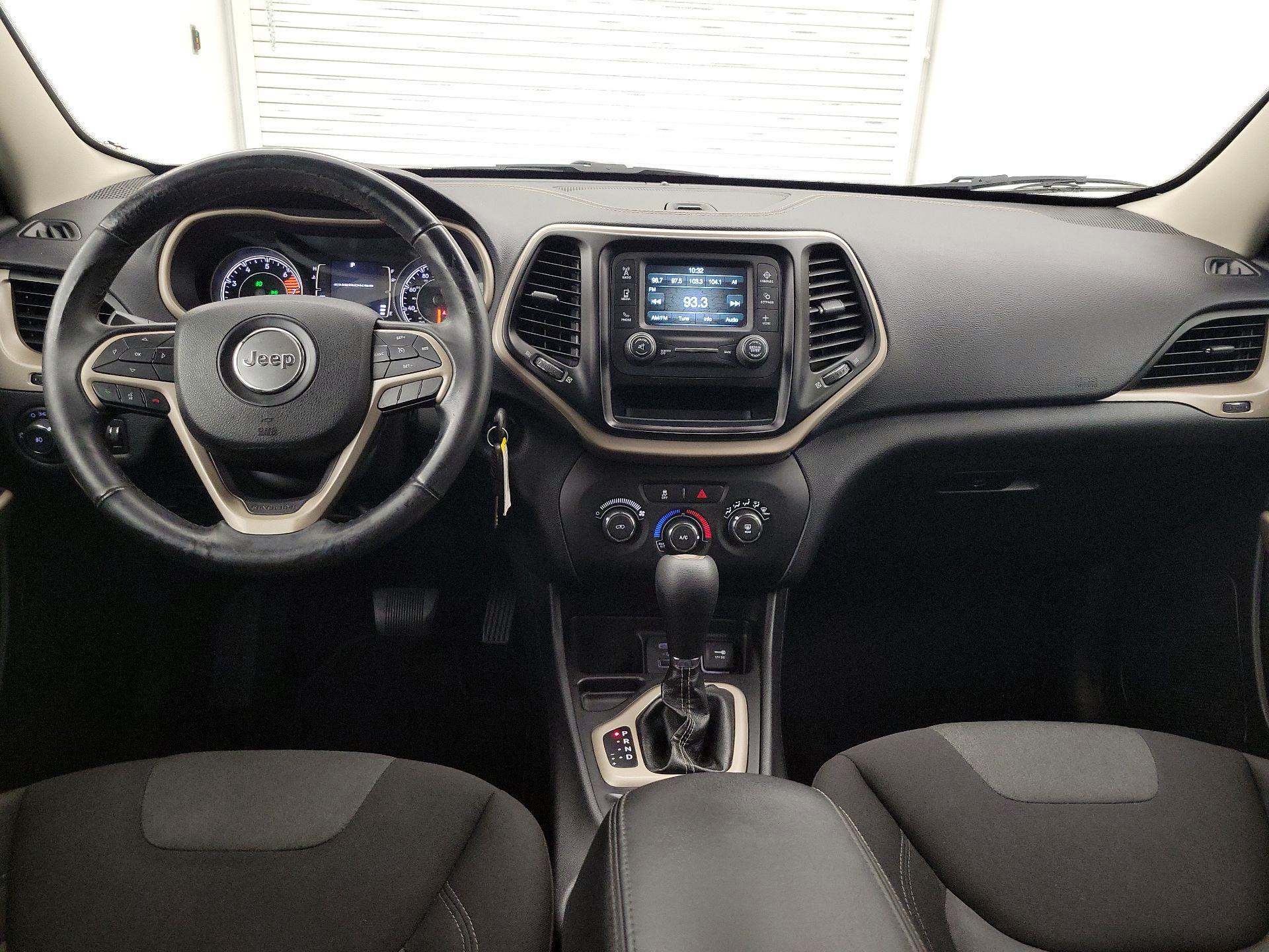 Thumbnail: 2018 Jeep Cherokee - 9