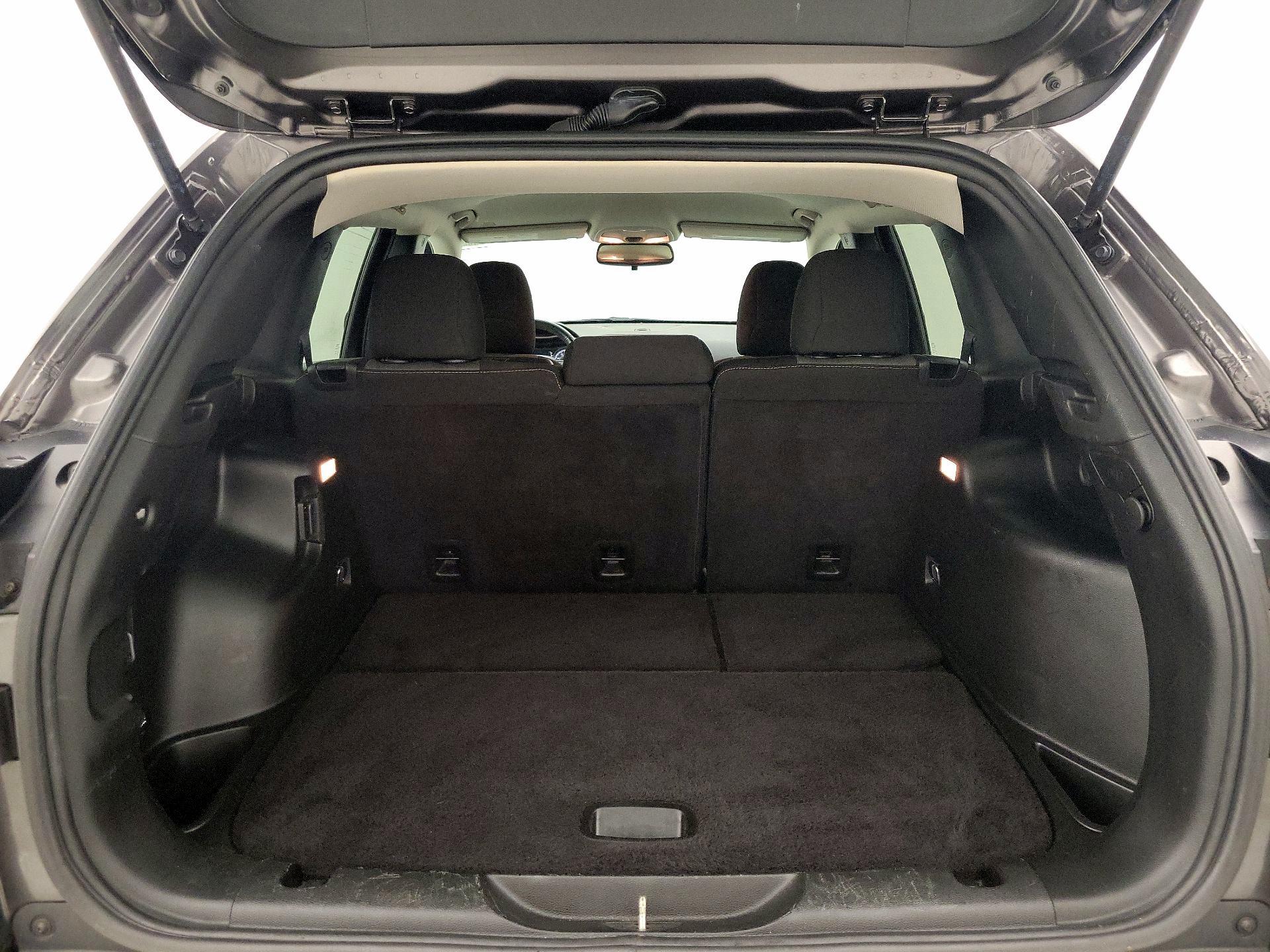 Thumbnail: 2018 Jeep Cherokee - 20