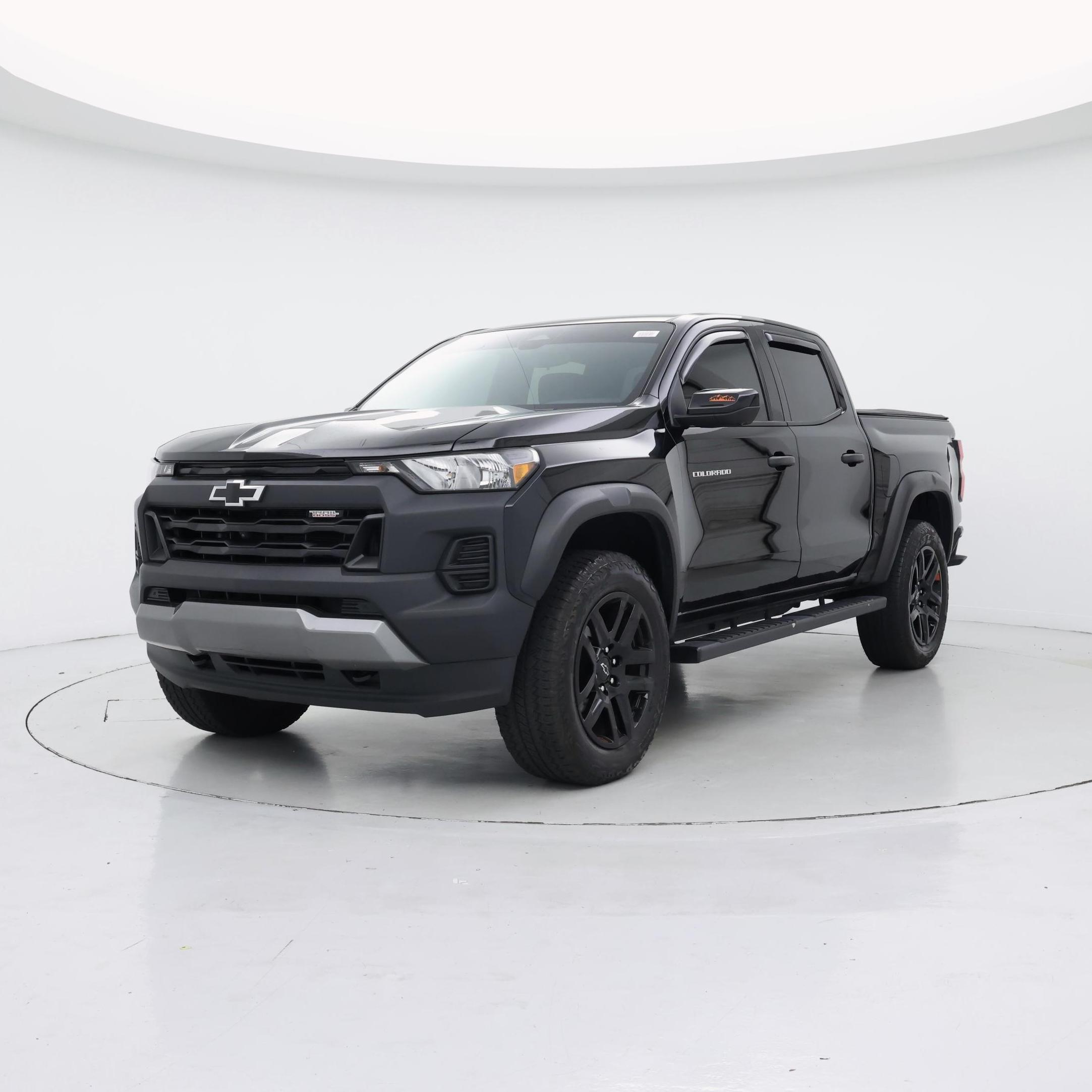 Thumbnail: 2023 Chevrolet Colorado - 4
