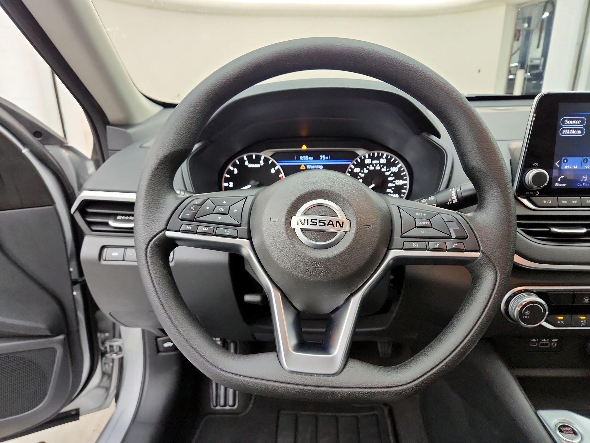 Thumbnail: 2022 Nissan Altima - 10